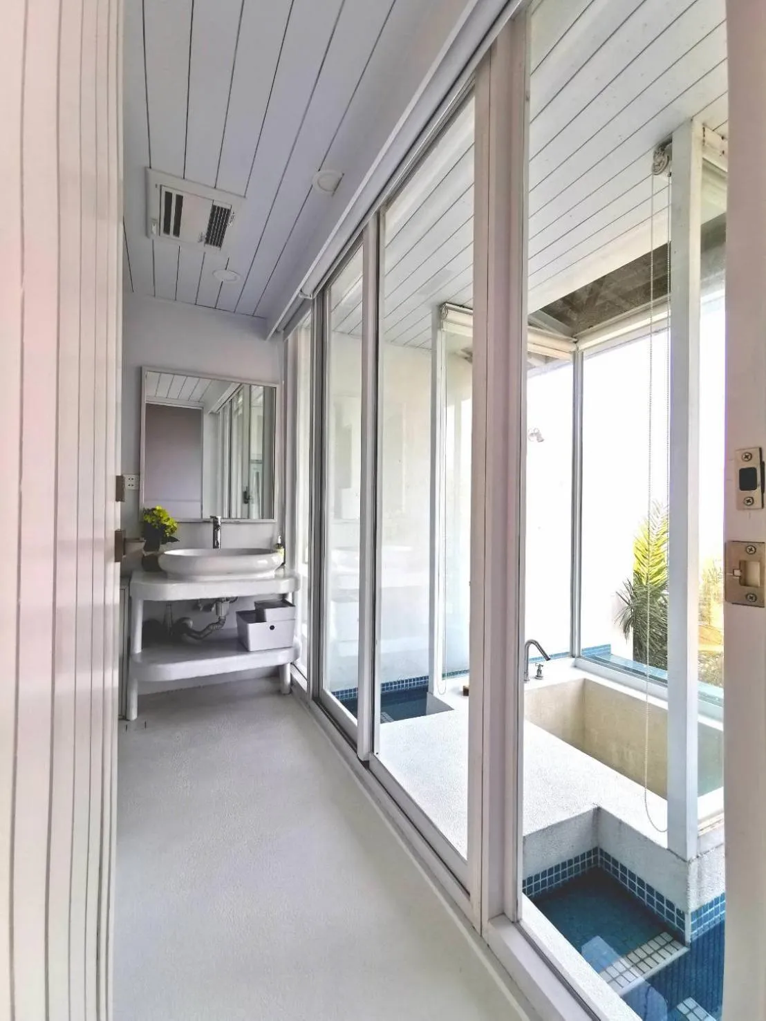 Bathroom, Bed in Ample Villa 小希臘