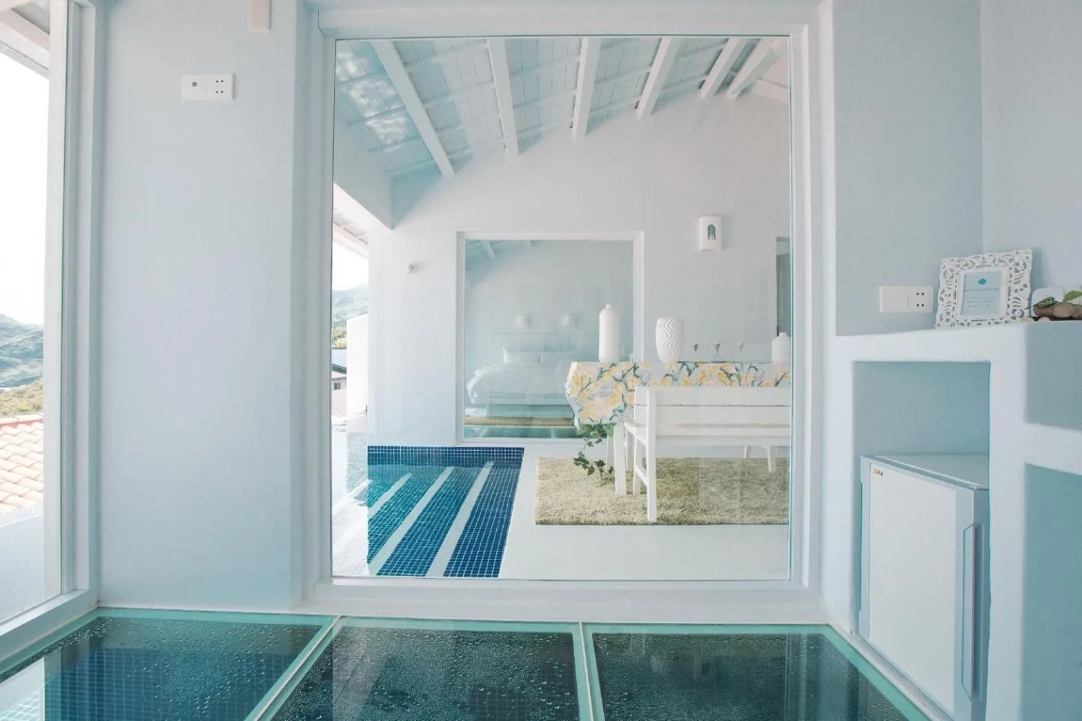 Swimming pool in Ample Villa 小希臘