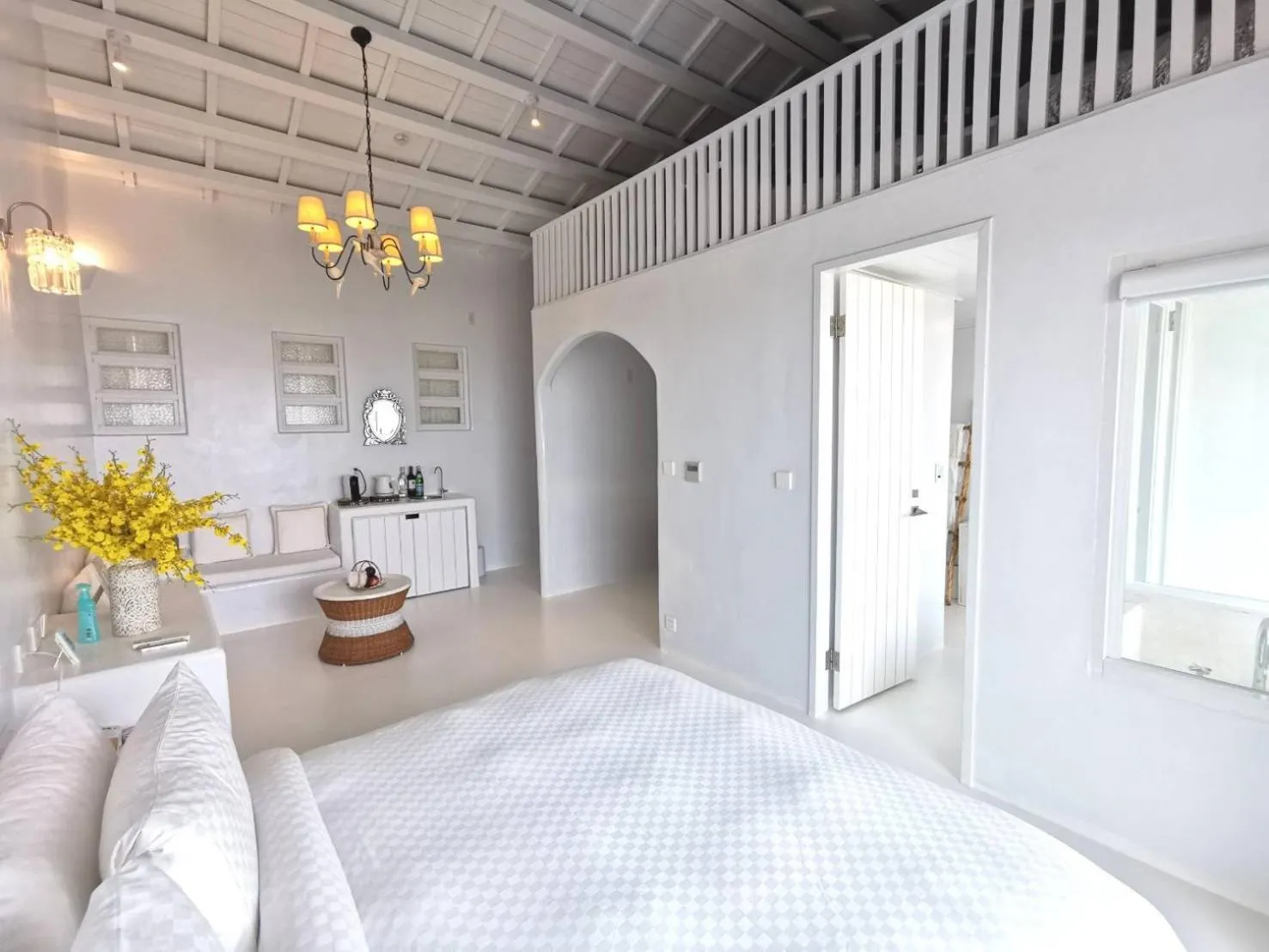 Living room, Bed in Ample Villa 小希臘