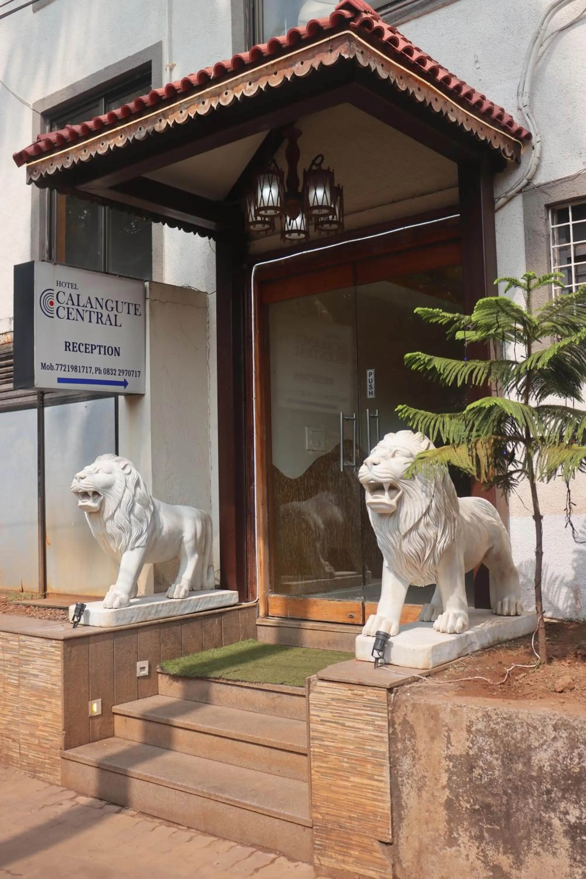 Facade/entrance in Hotel Calangute Central