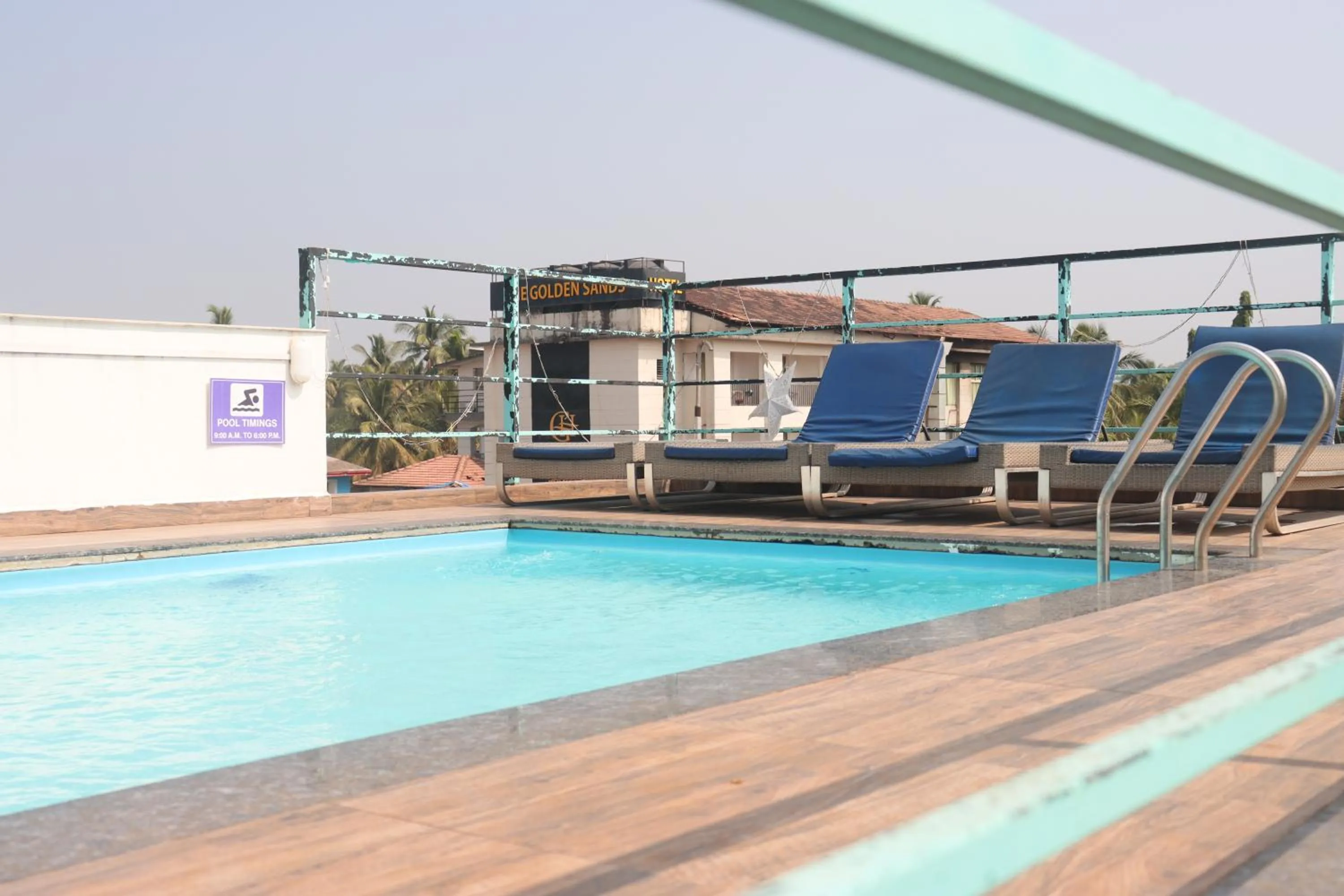 Swimming pool in Hotel Calangute Central