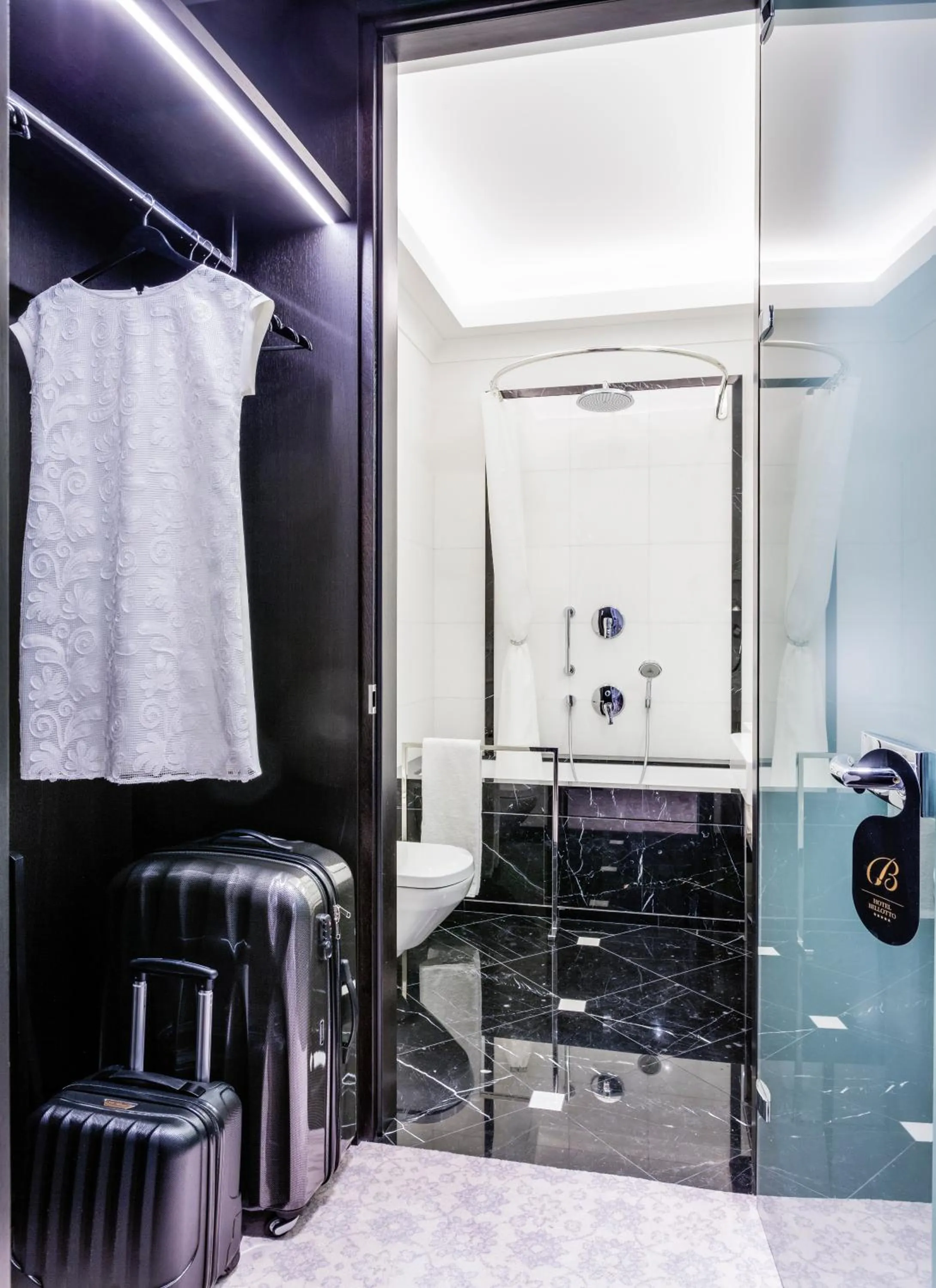 Shower in Hotel Bellotto