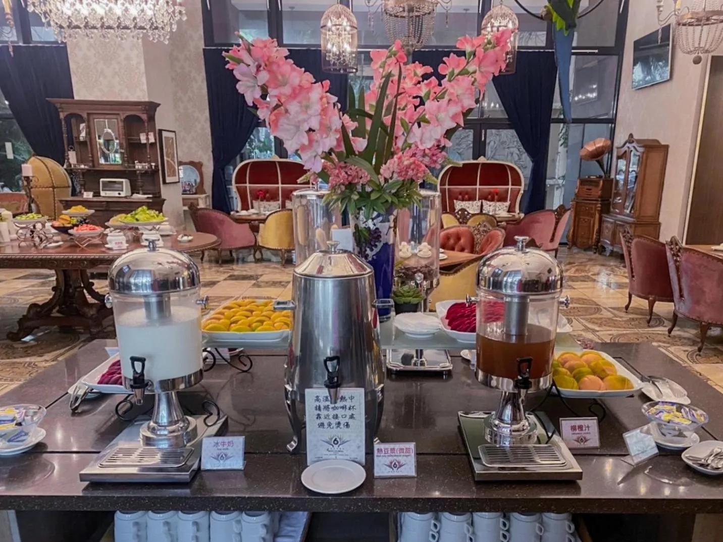 Breakfast in No. 6 Baowanglai Hotel