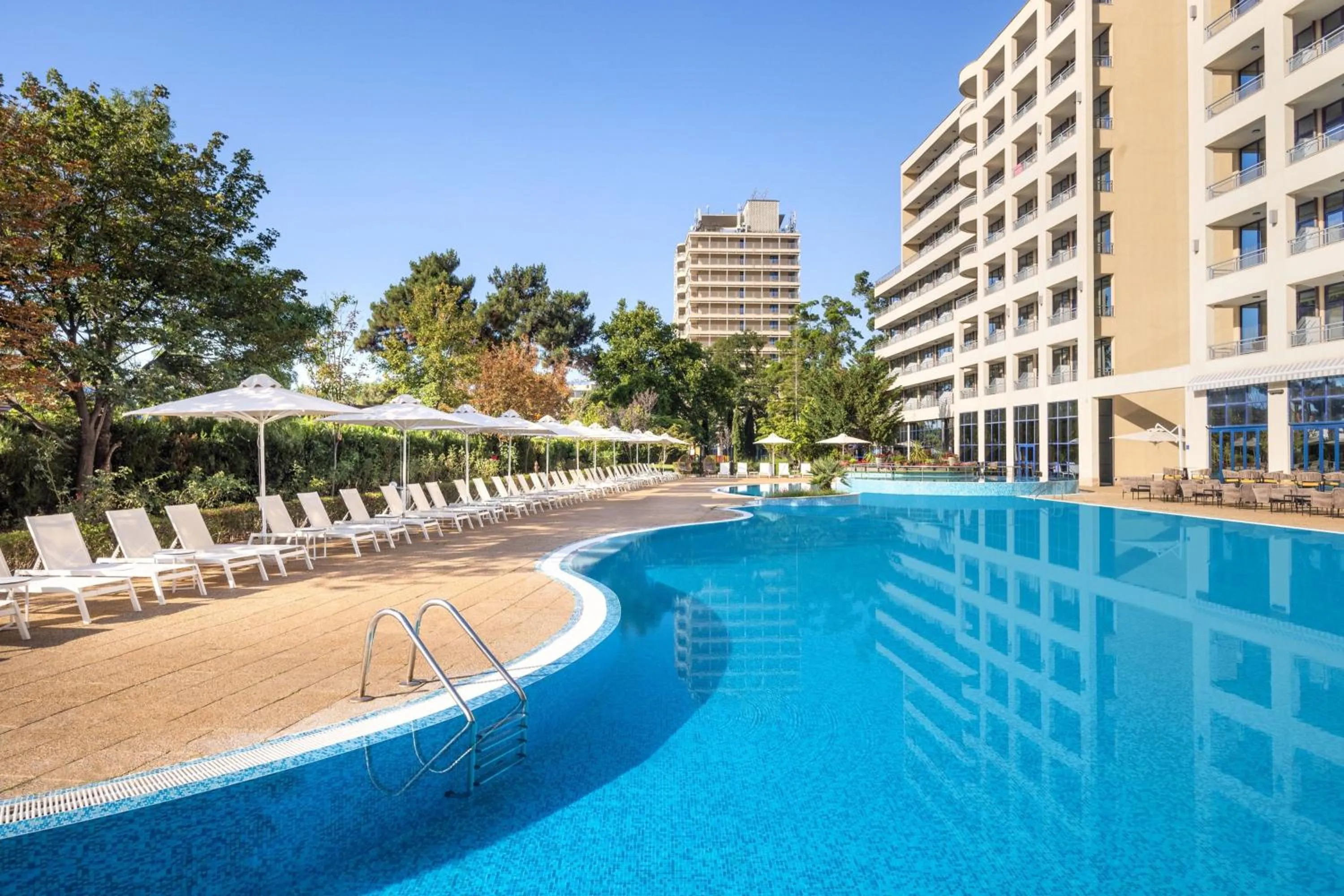 Swimming pool in Four Points by Sheraton Sunny Beach