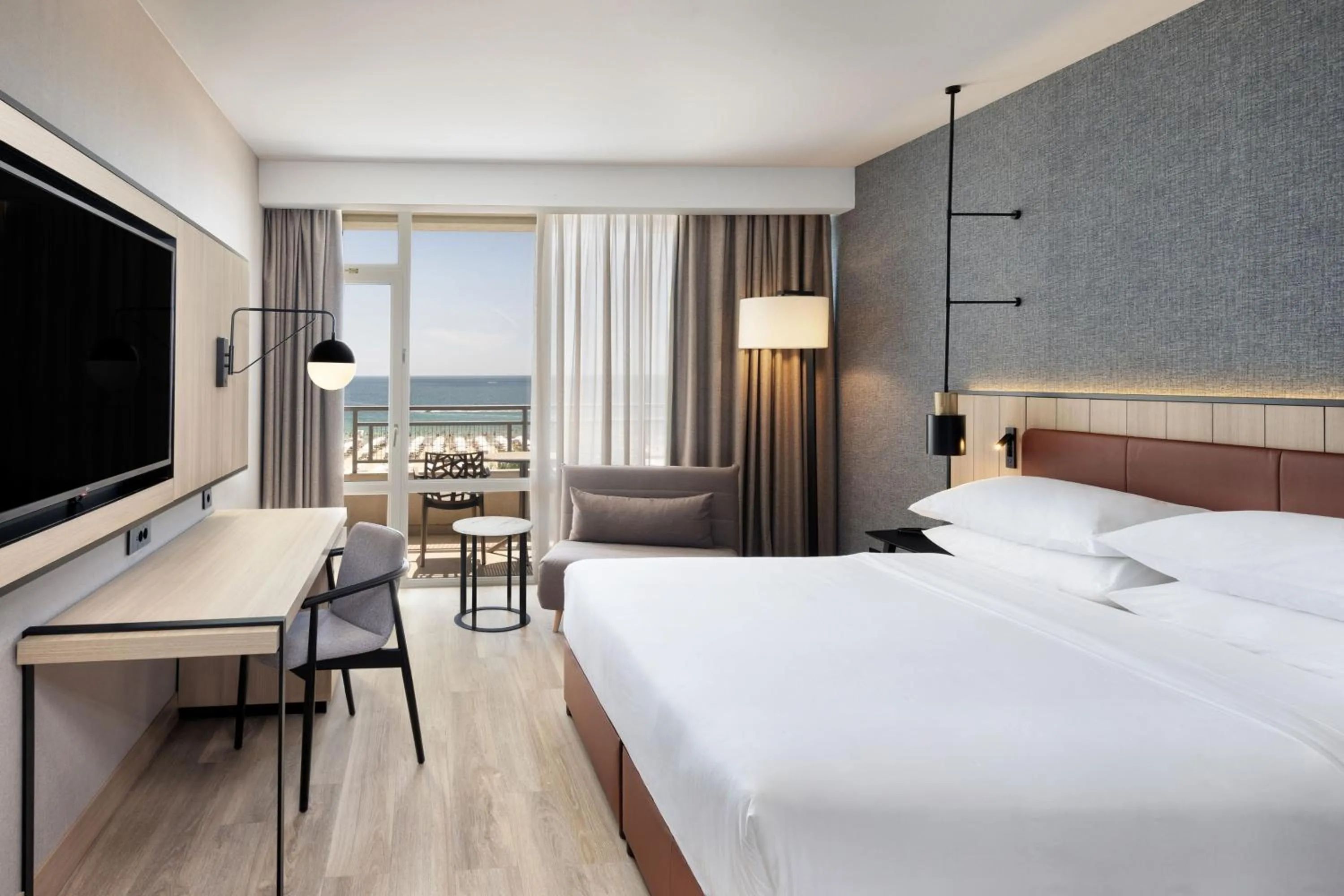 Photo of the whole room, Bed in Four Points by Sheraton Sunny Beach