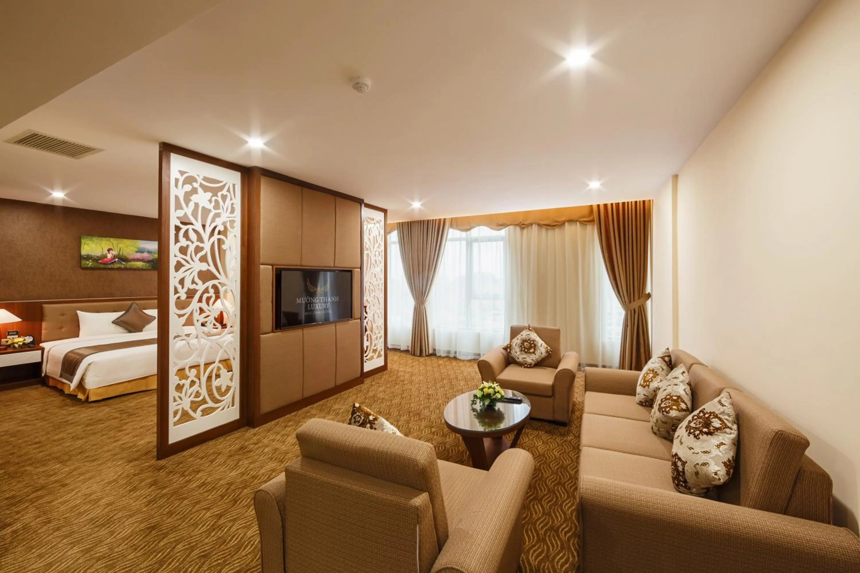 Communal lounge/ TV room, Bed in Muong Thanh Holiday Moc Chau Hotel