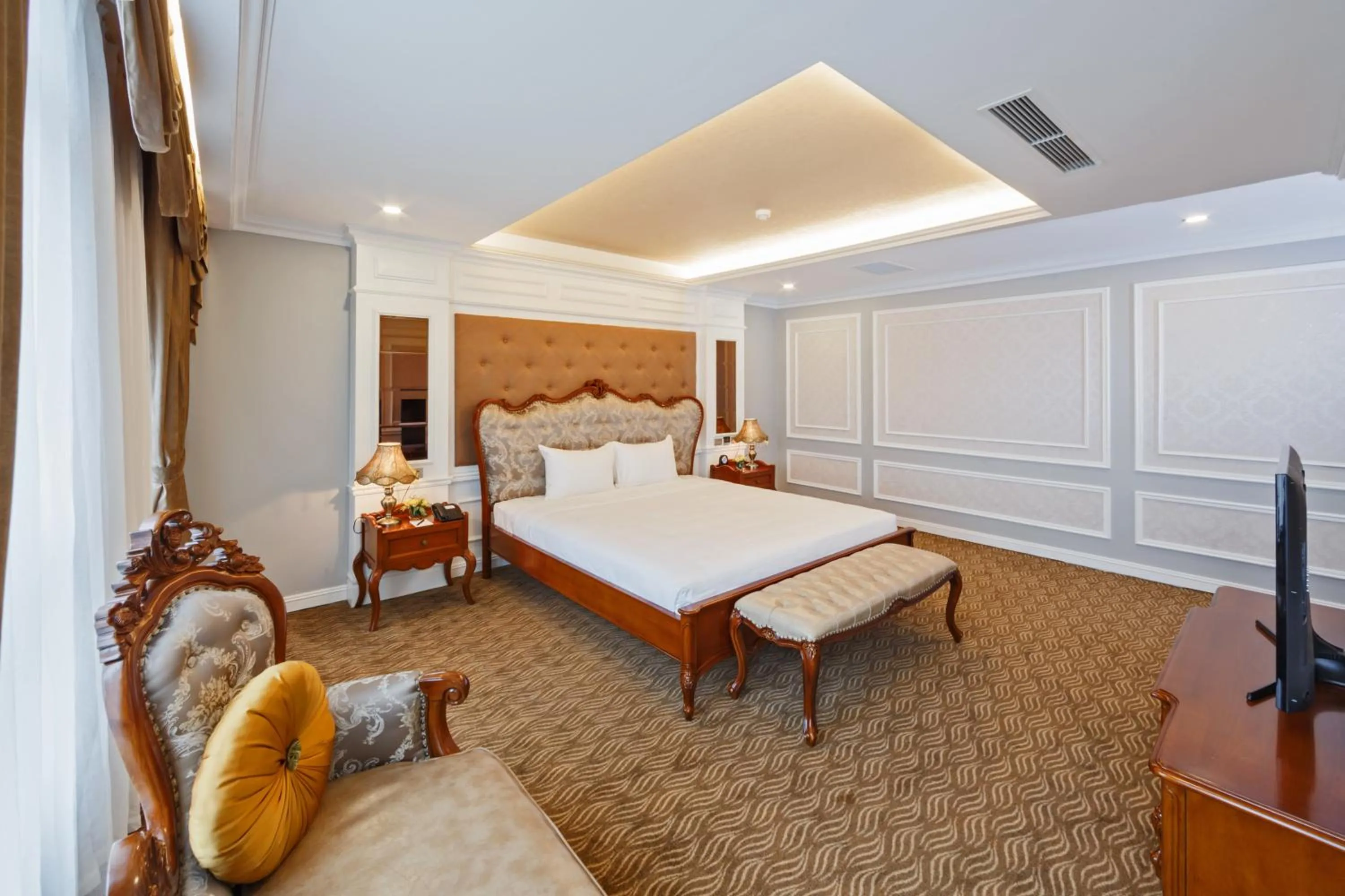 Bed in Muong Thanh Holiday Moc Chau Hotel