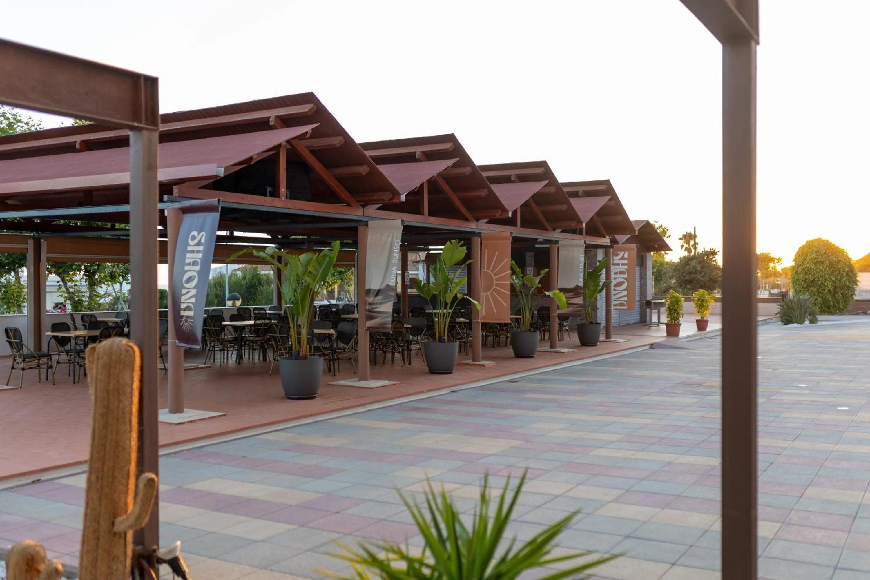 Restaurant/places to eat in Pato Rojo