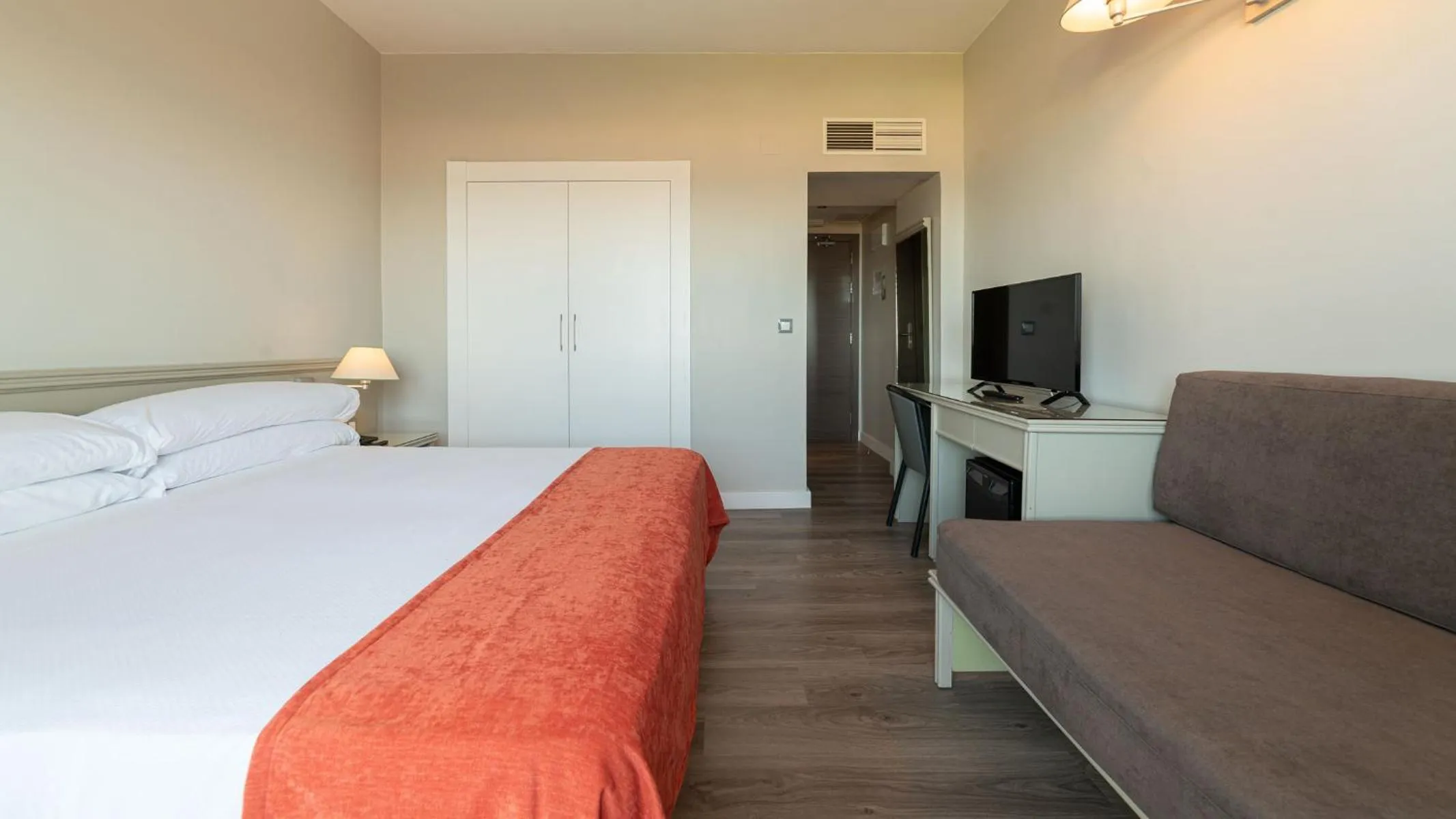 Photo of the whole room, Bed in Pato Rojo