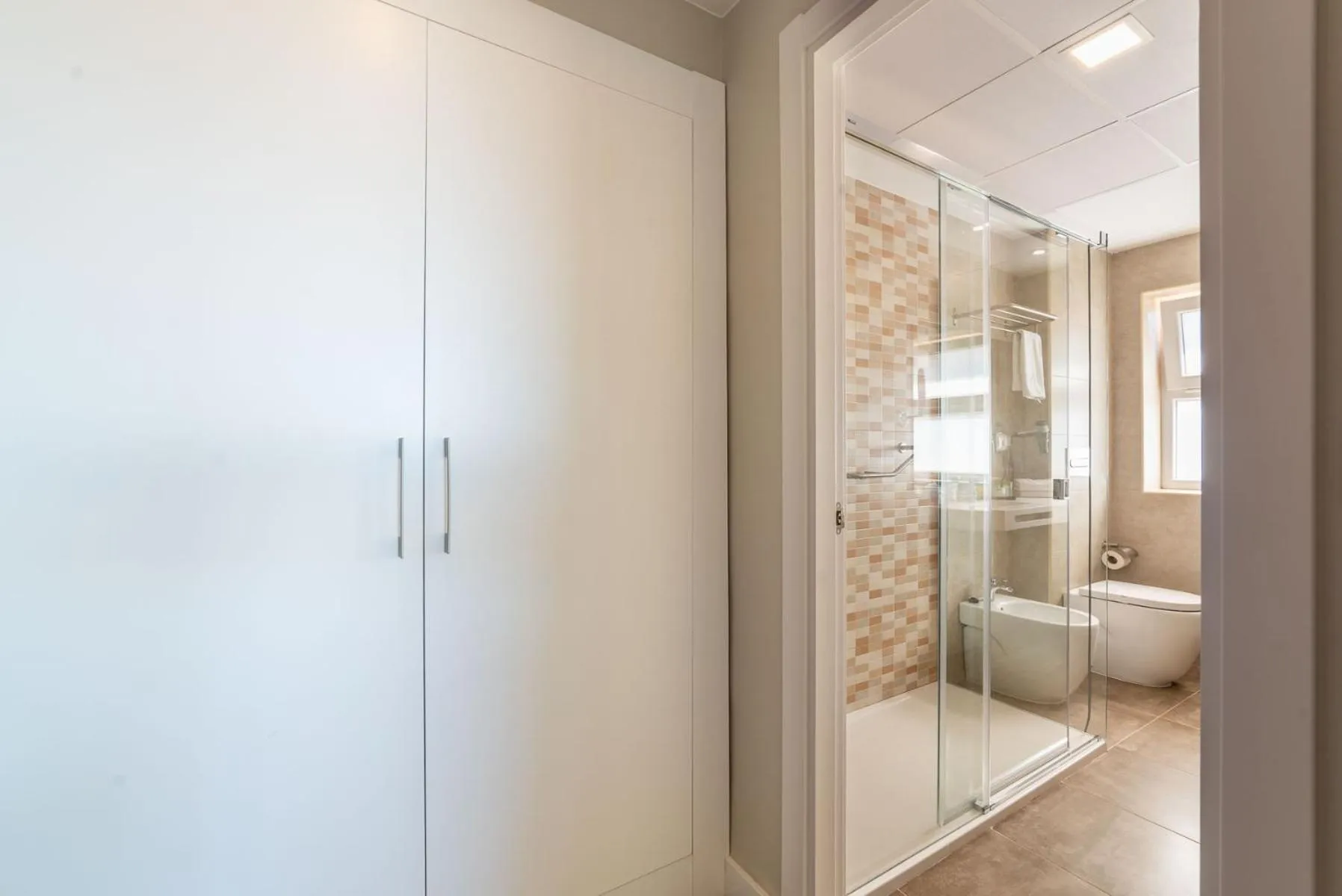 Bathroom in Pato Rojo