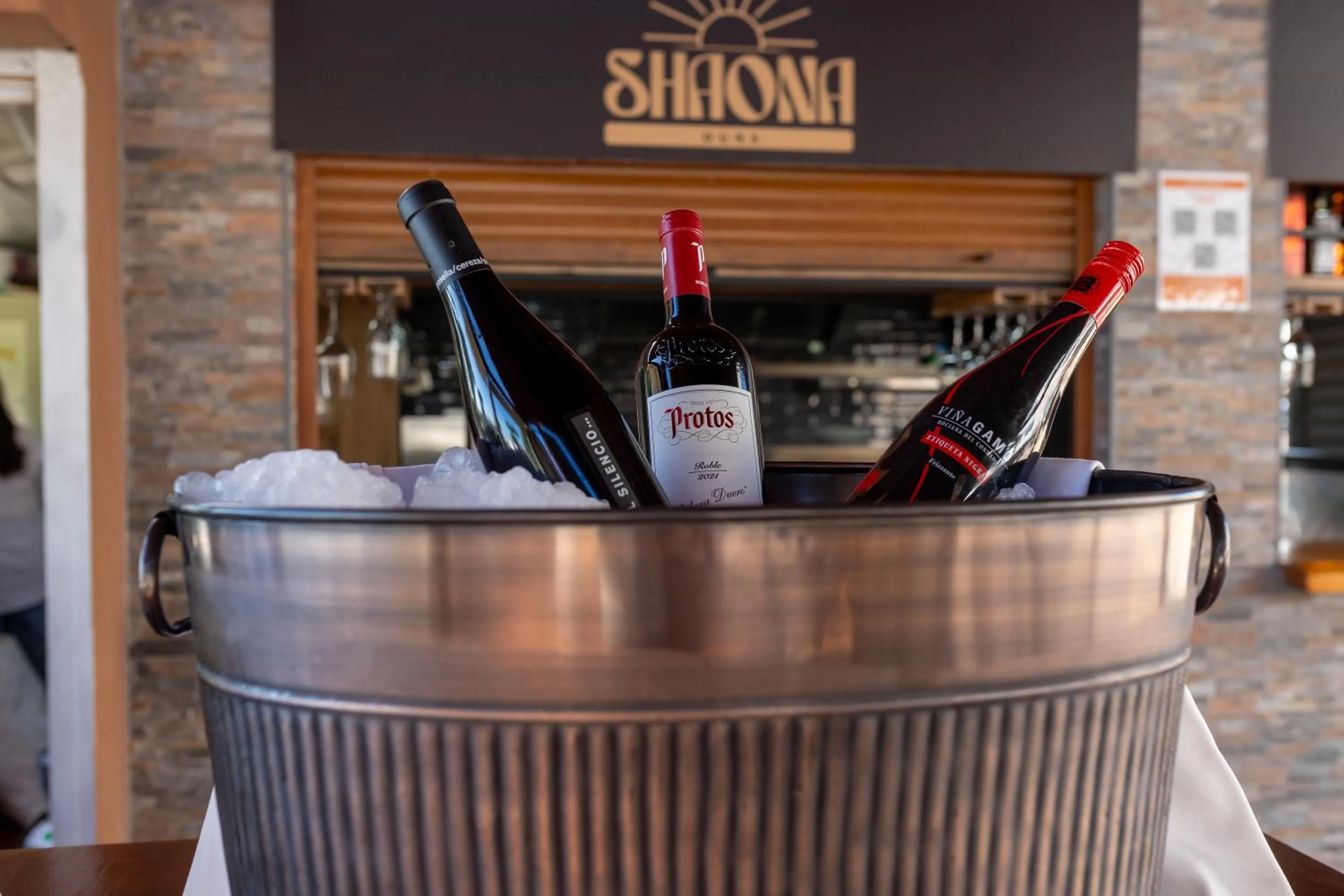 Restaurant/places to eat in Pato Rojo