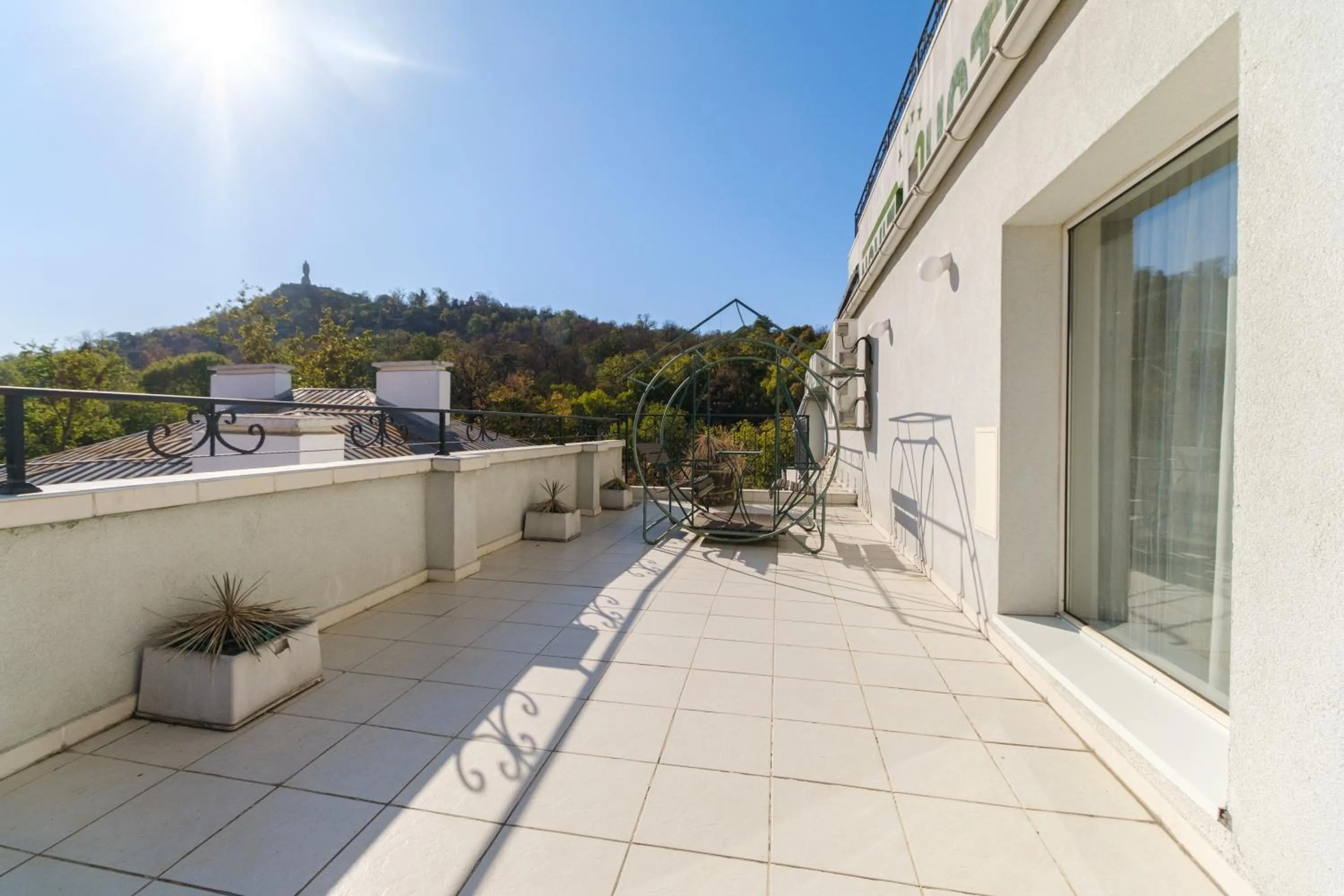 Patio in Noviz Hotel