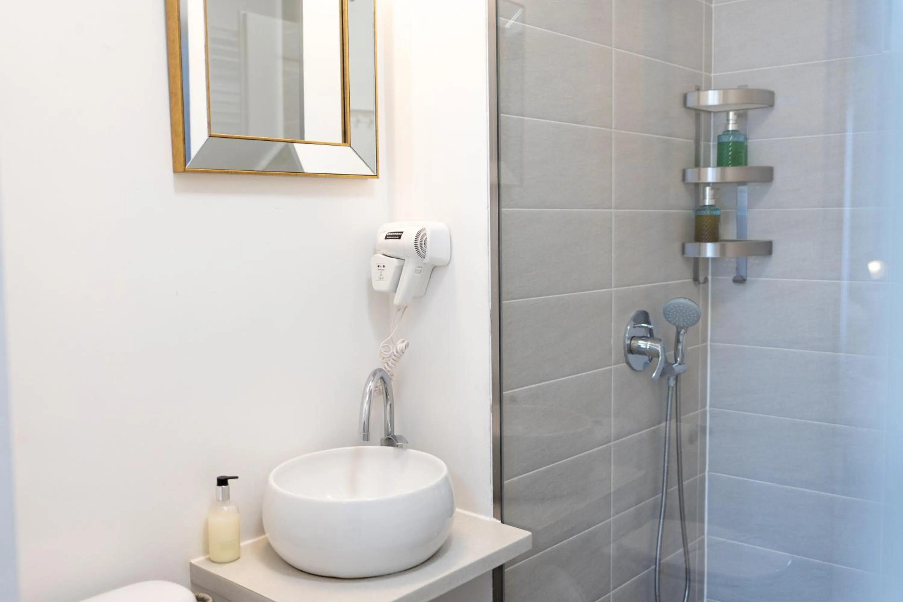 Bathroom in Metropole Apartments - Old City