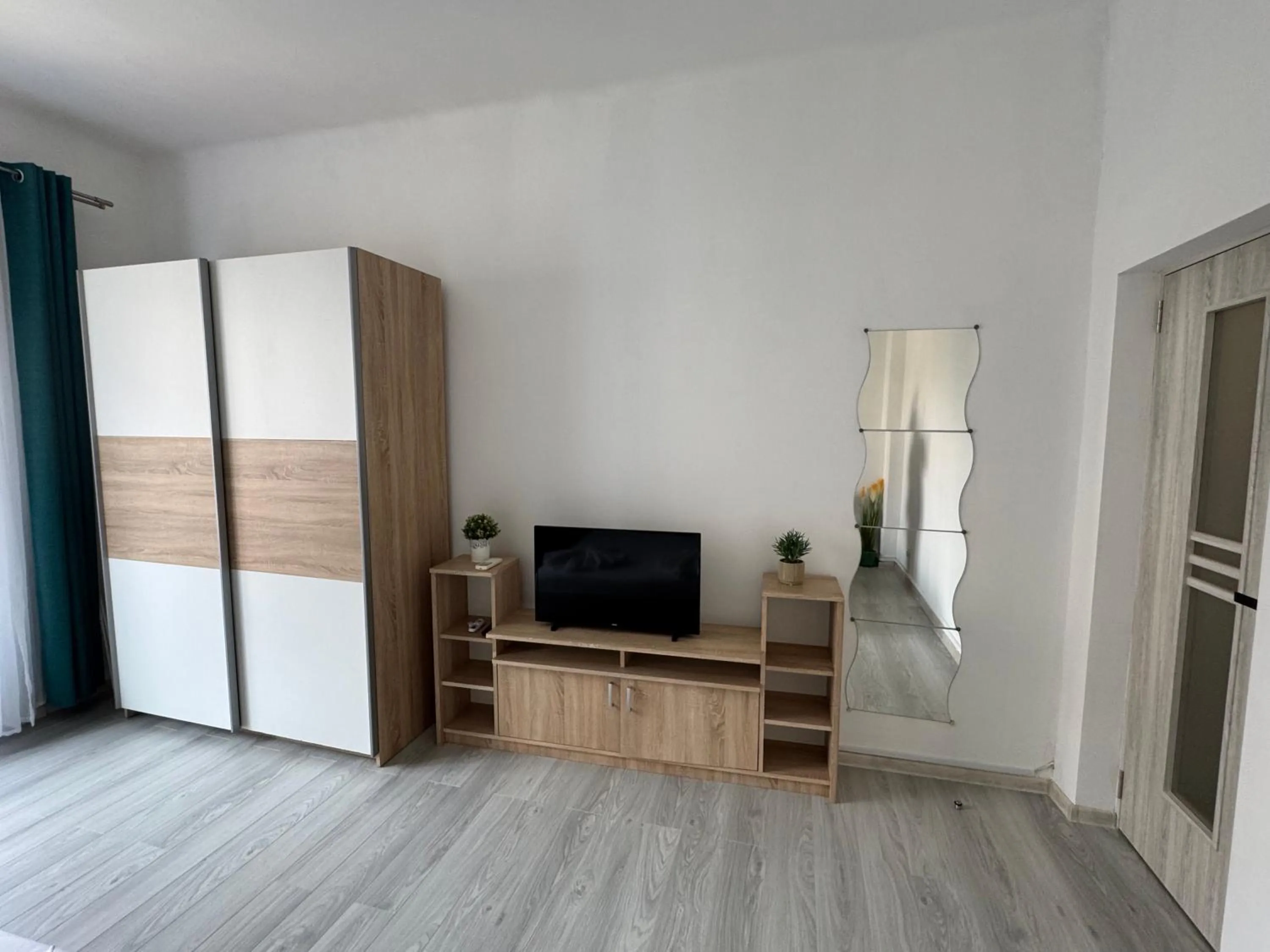 wardrobe in Metropole Apartments - Old City