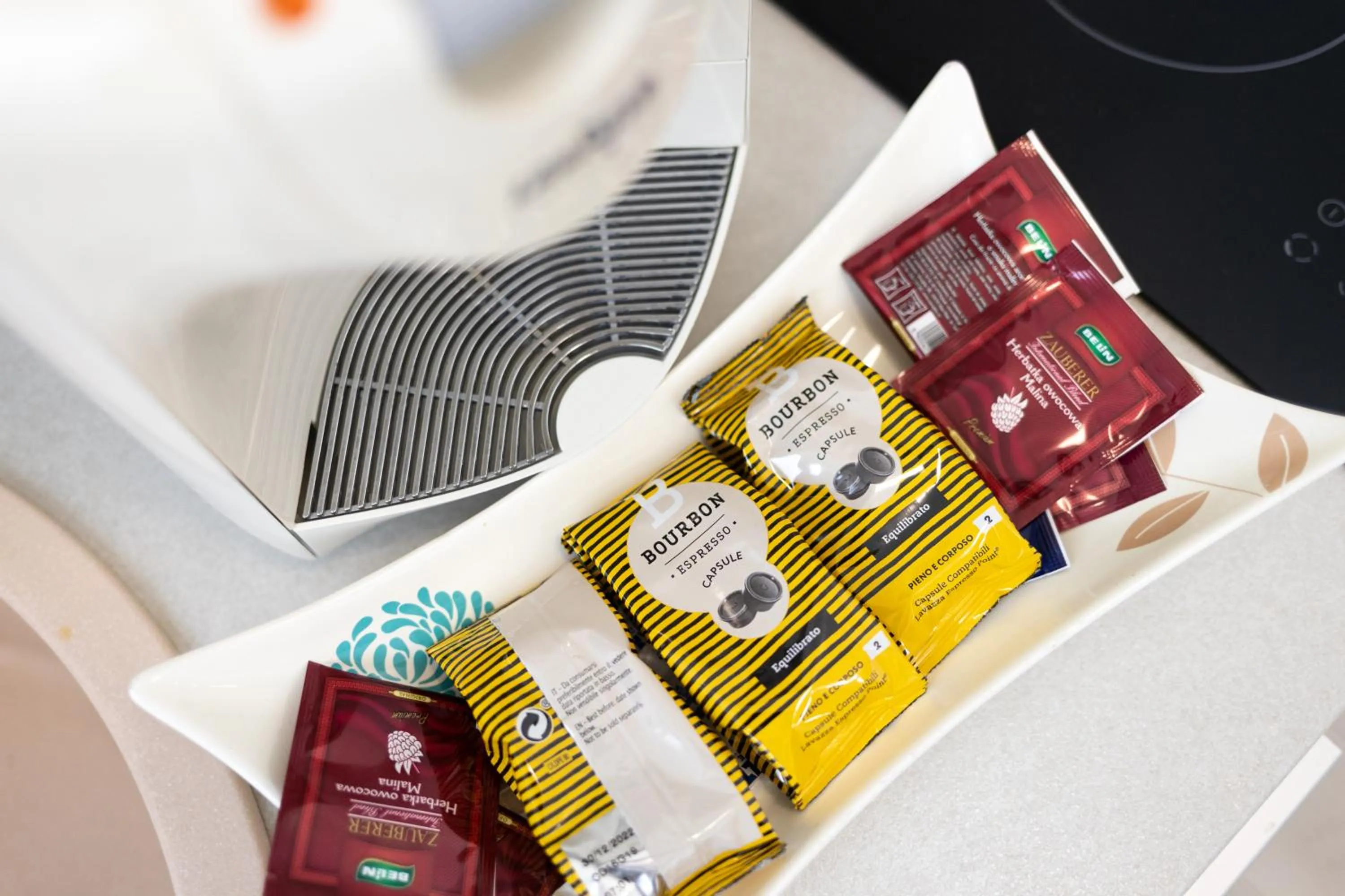 Coffee/tea facilities in Metropole Apartments - Old City