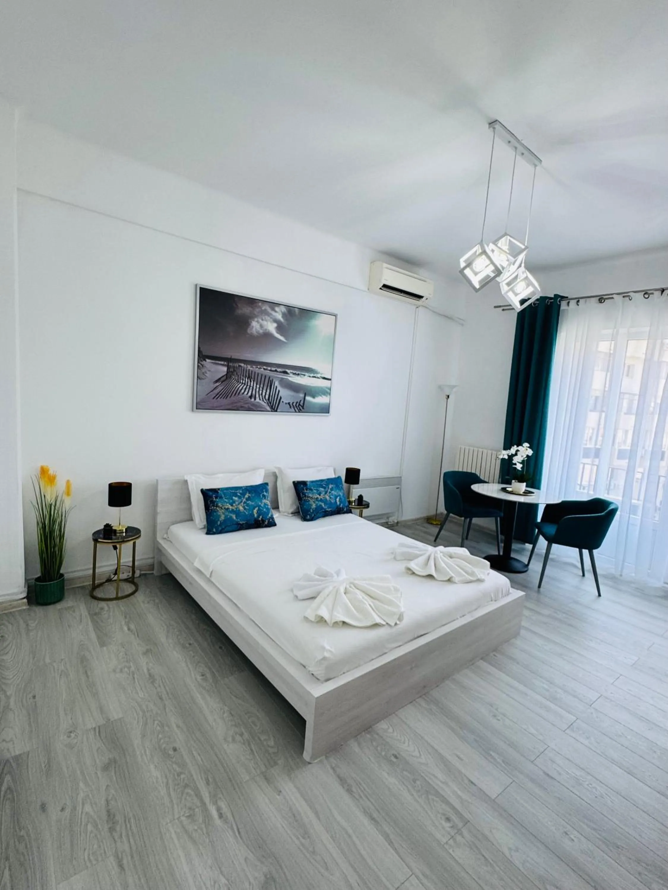 Decorative detail, Bed in Metropole Apartments - Old City