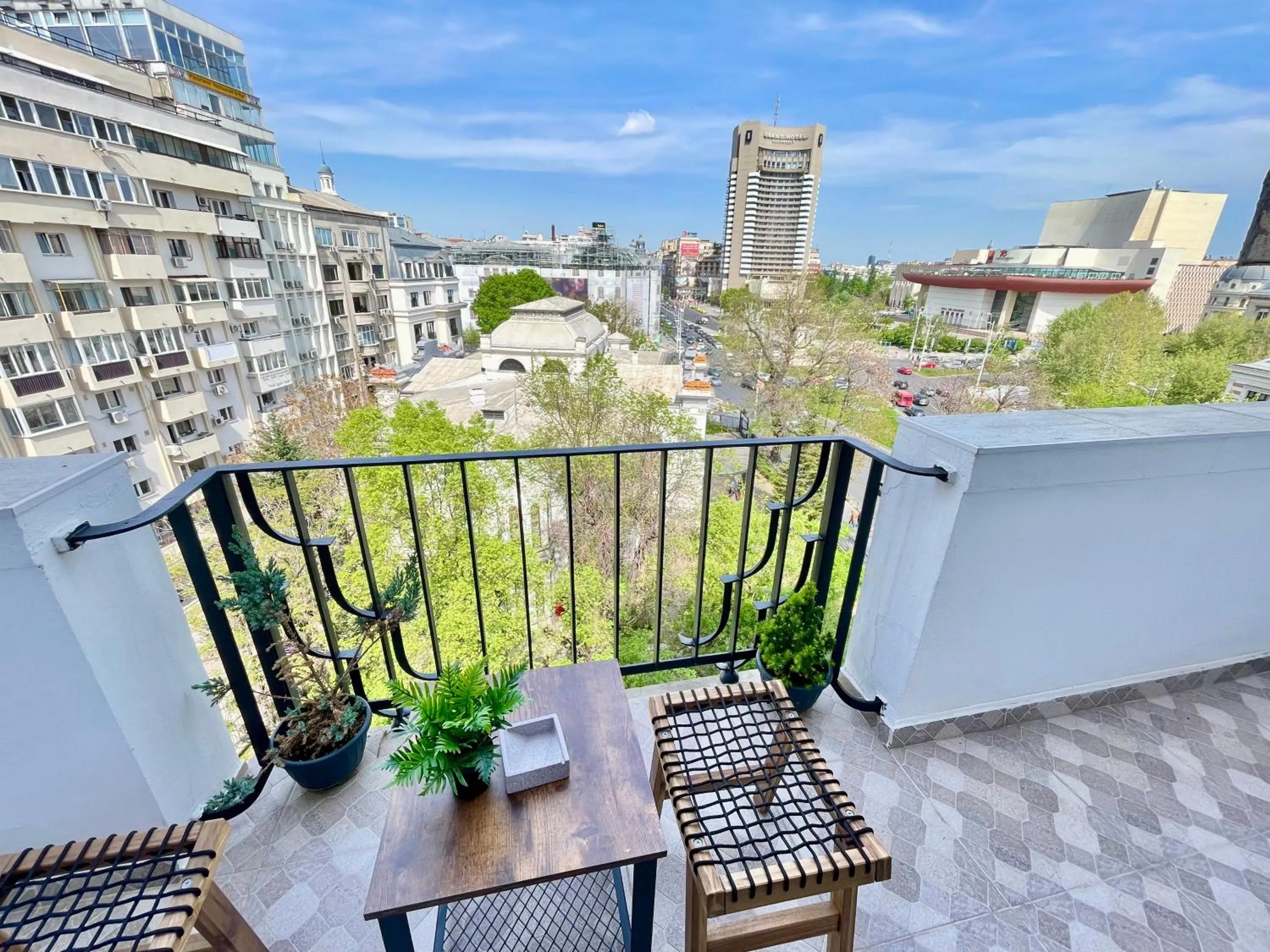 City view in Metropole Apartments - Old City