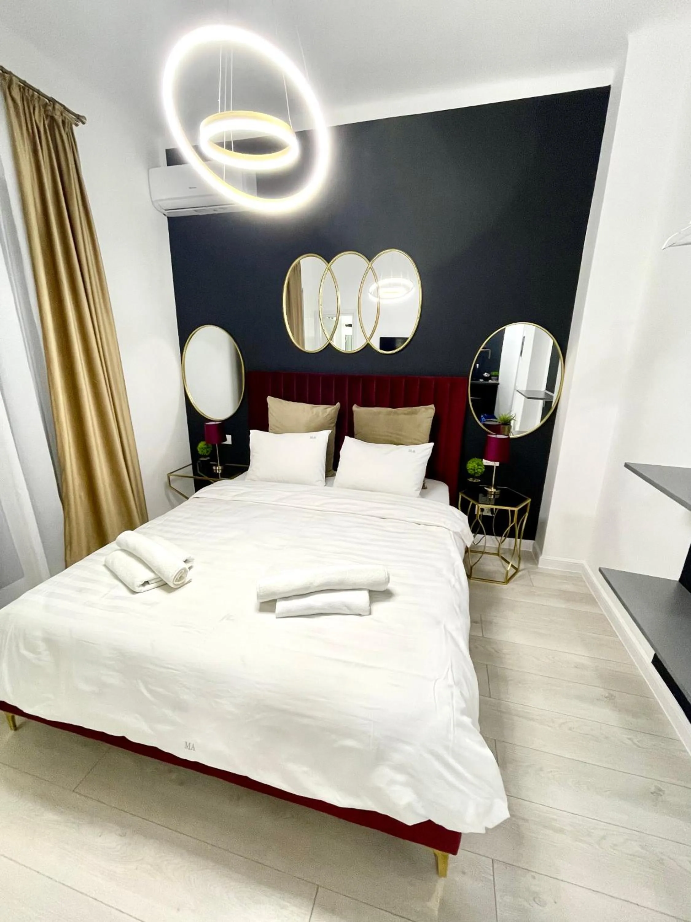 Bed in Metropole Apartments - Old City