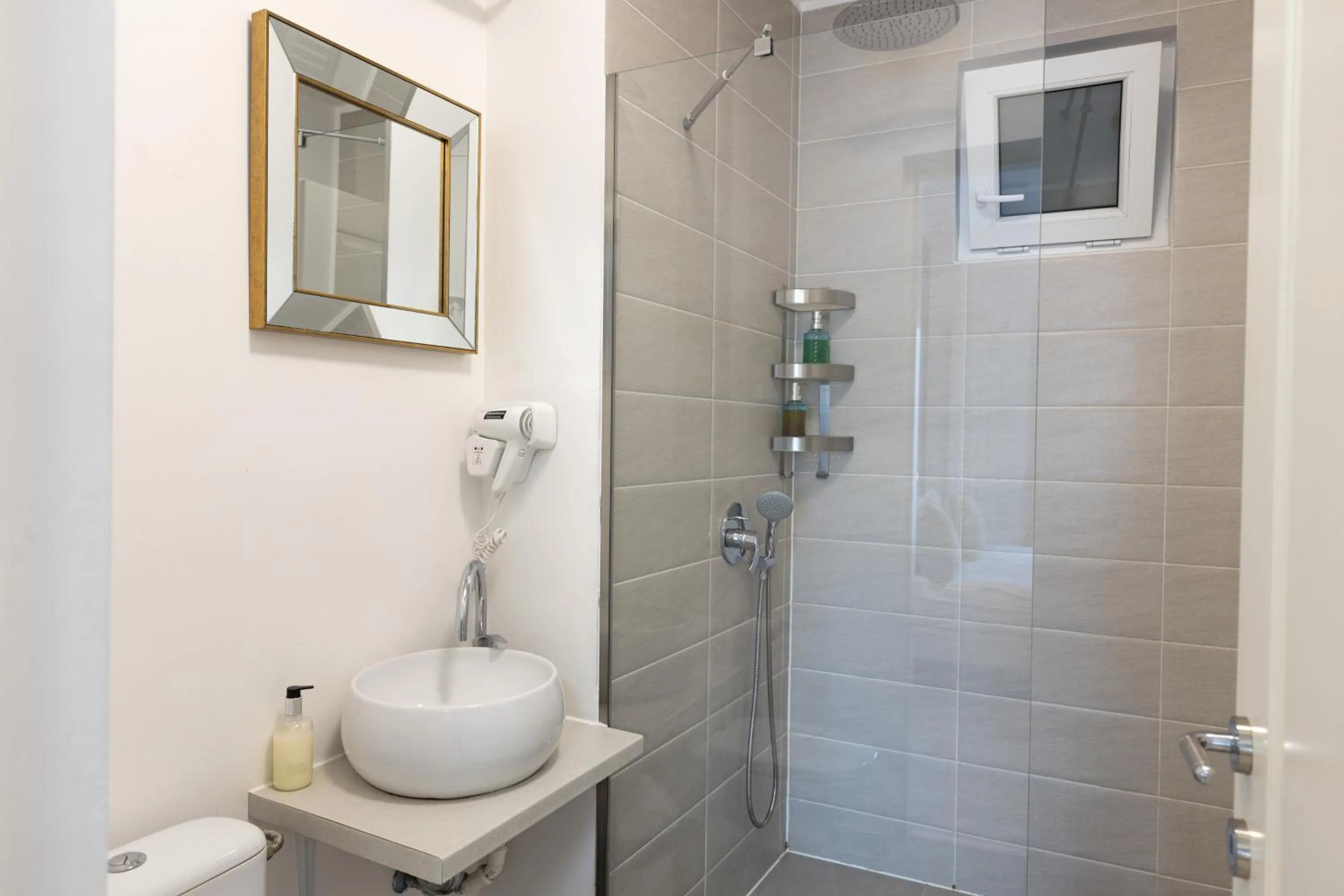 Bathroom in Metropole Apartments - Old City