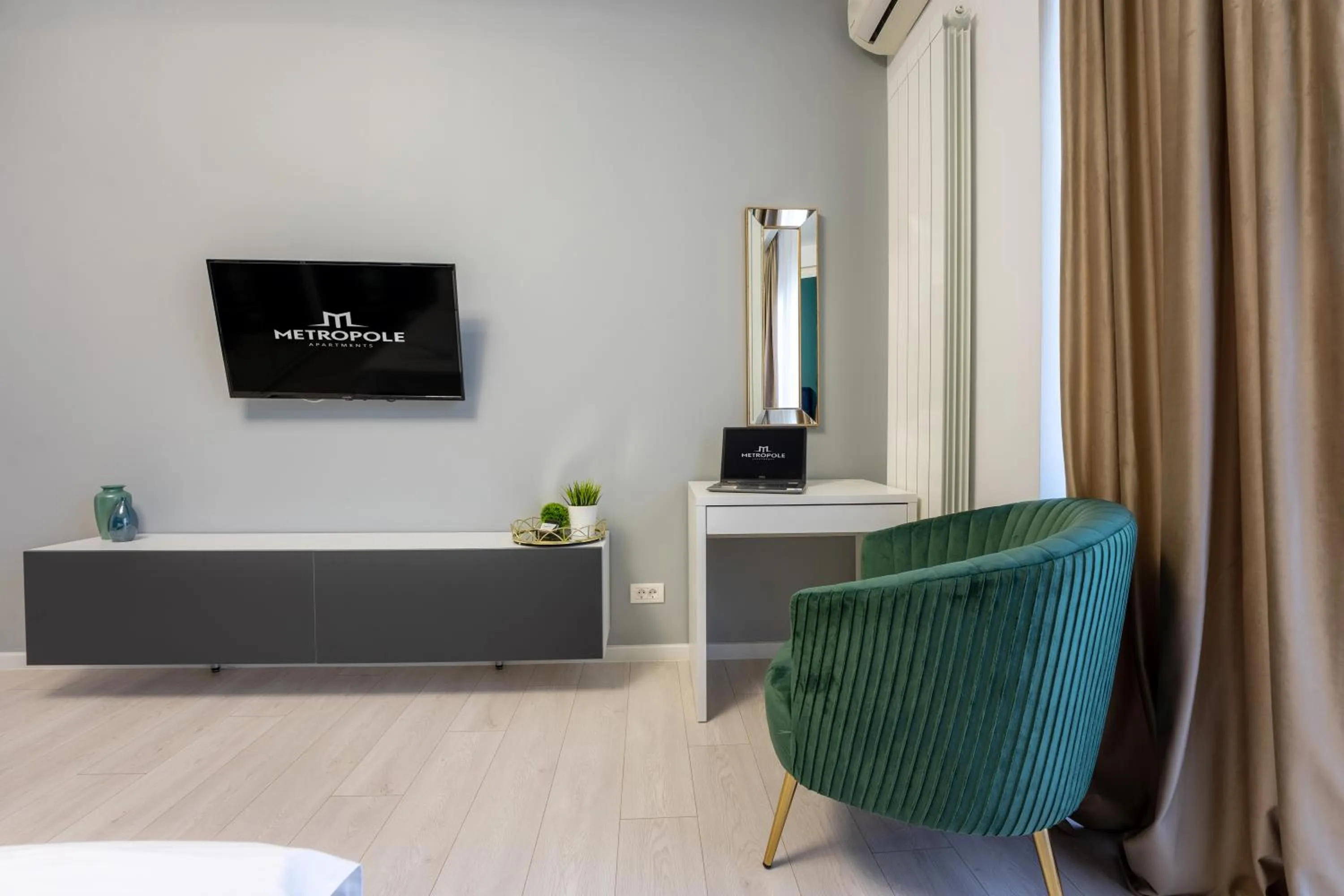 Seating area in Metropole Apartments - Old City