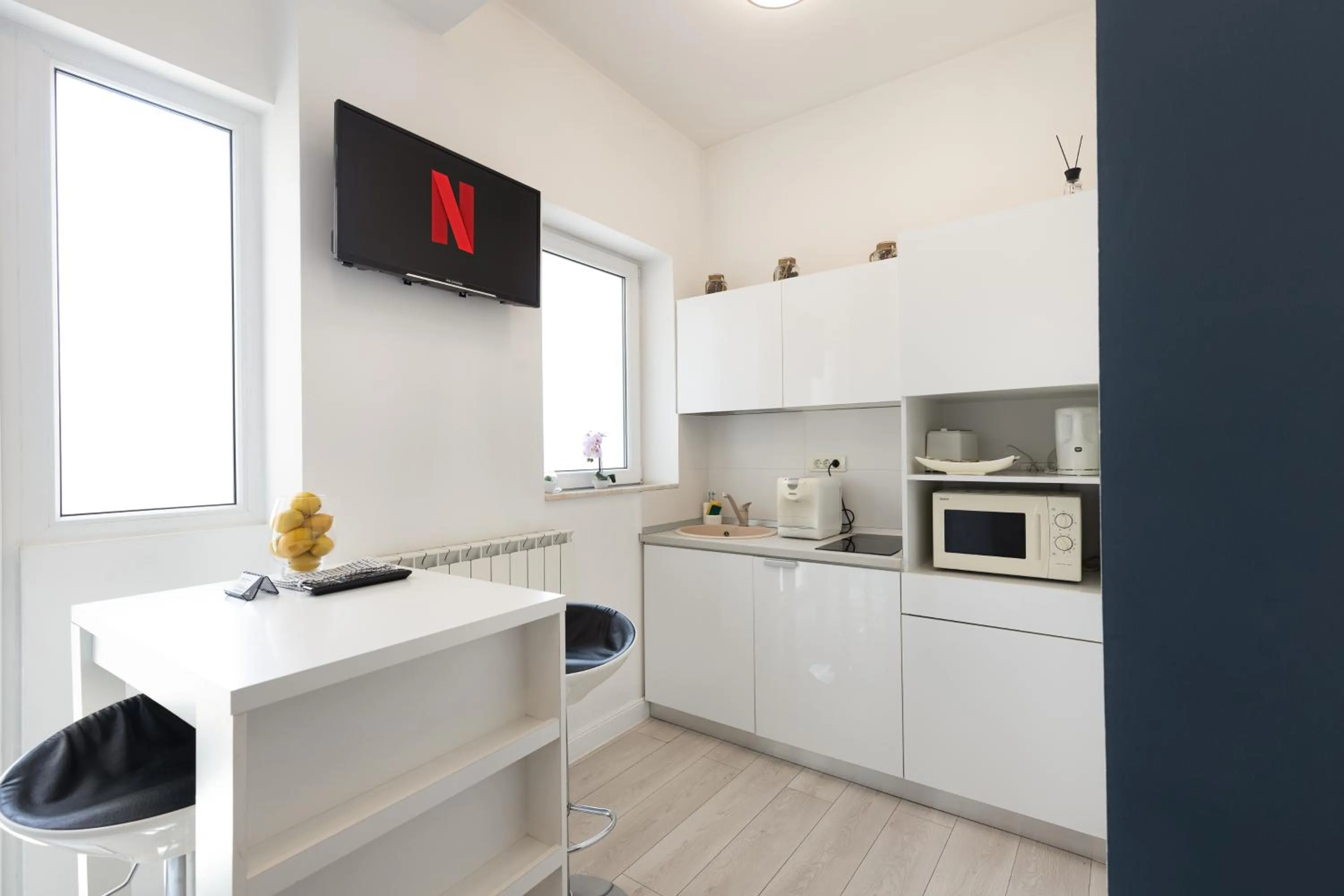 TV and multimedia in Metropole Apartments - Old City