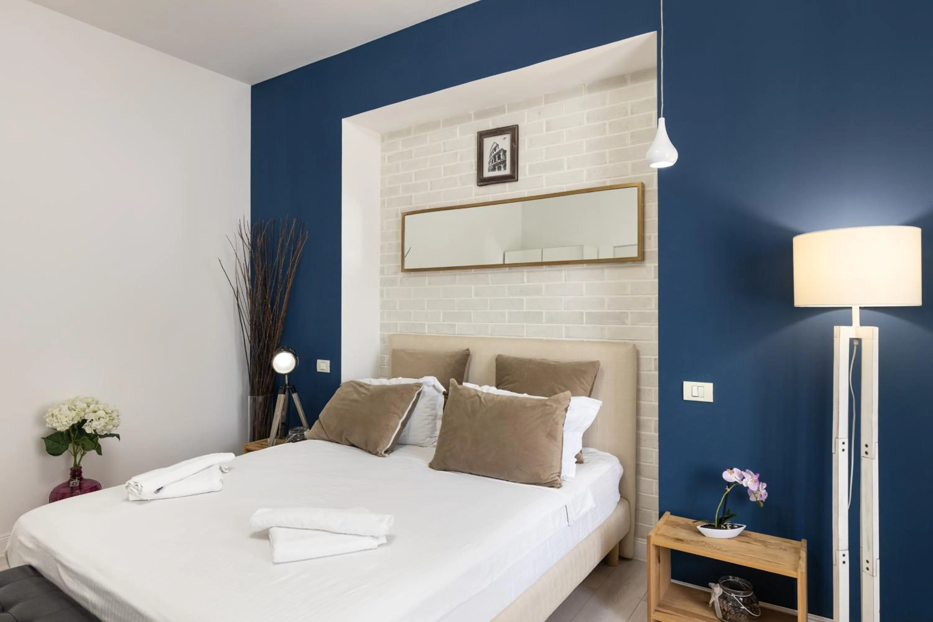 Bed in Metropole Apartments - Old City