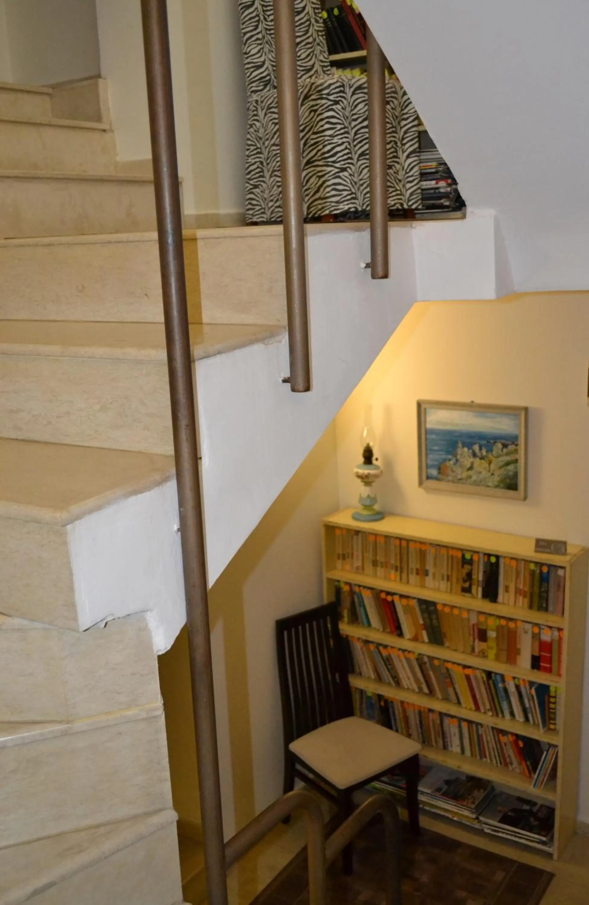 Library in hotel DIAMANTI