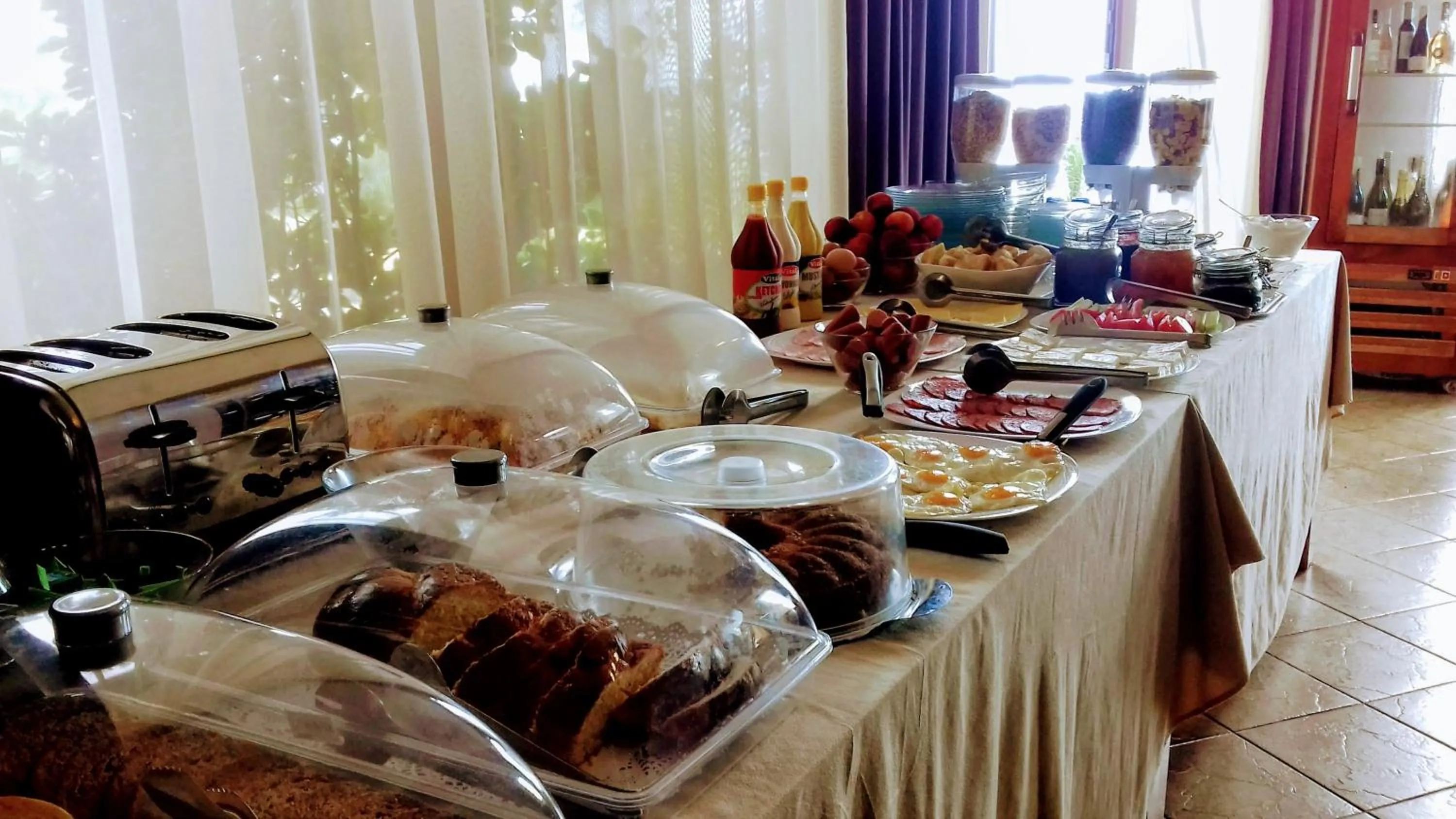 Breakfast in hotel DIAMANTI