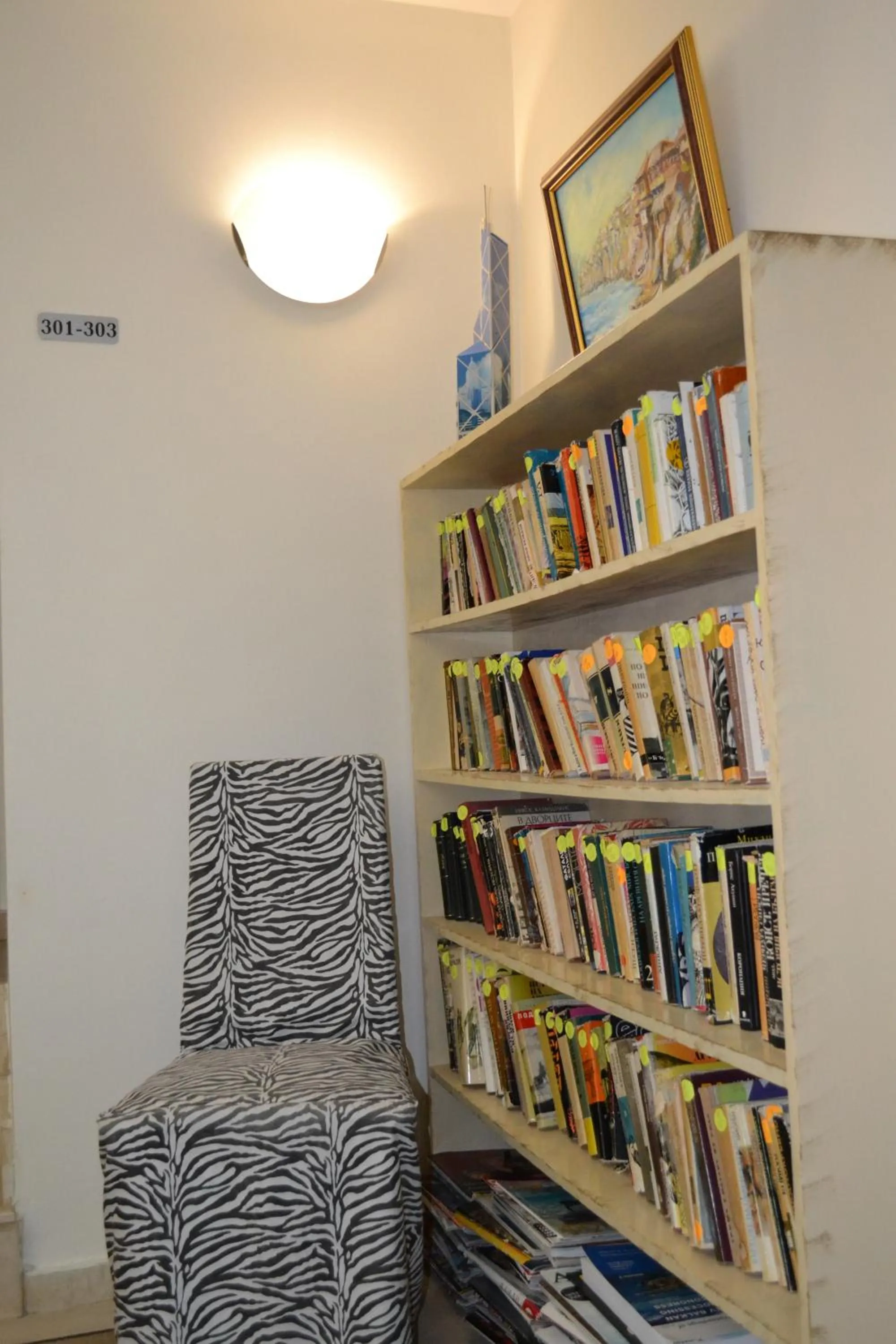 Library in hotel DIAMANTI