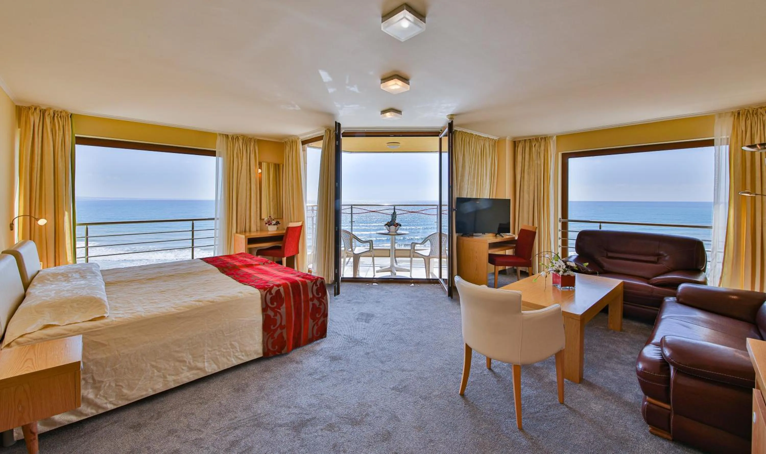 Bedroom, Bed in Kaliakra Beach Hotel - Ultra All Inclusive