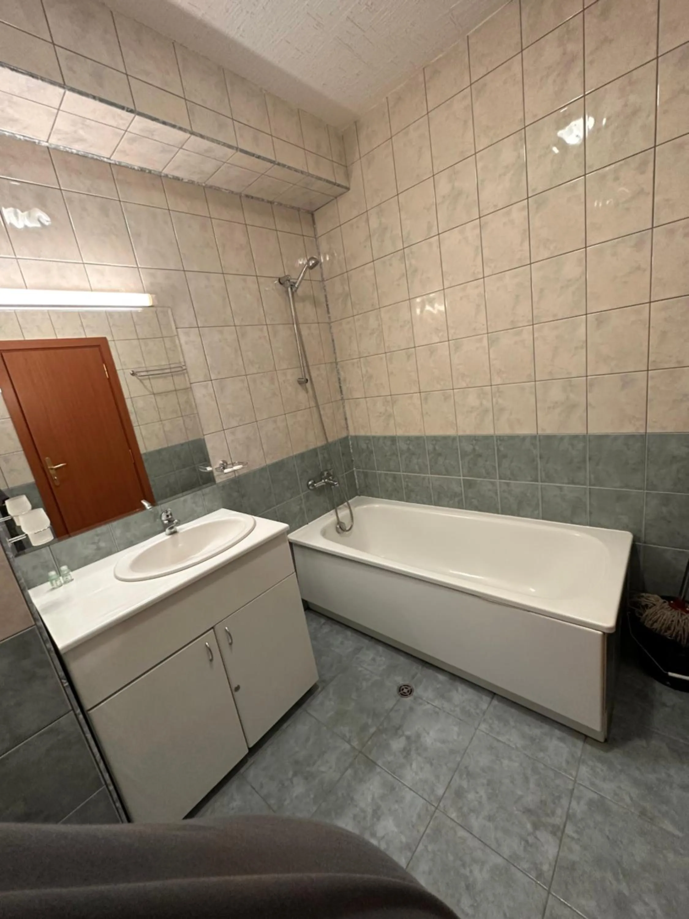 PM Services Flora Apartments