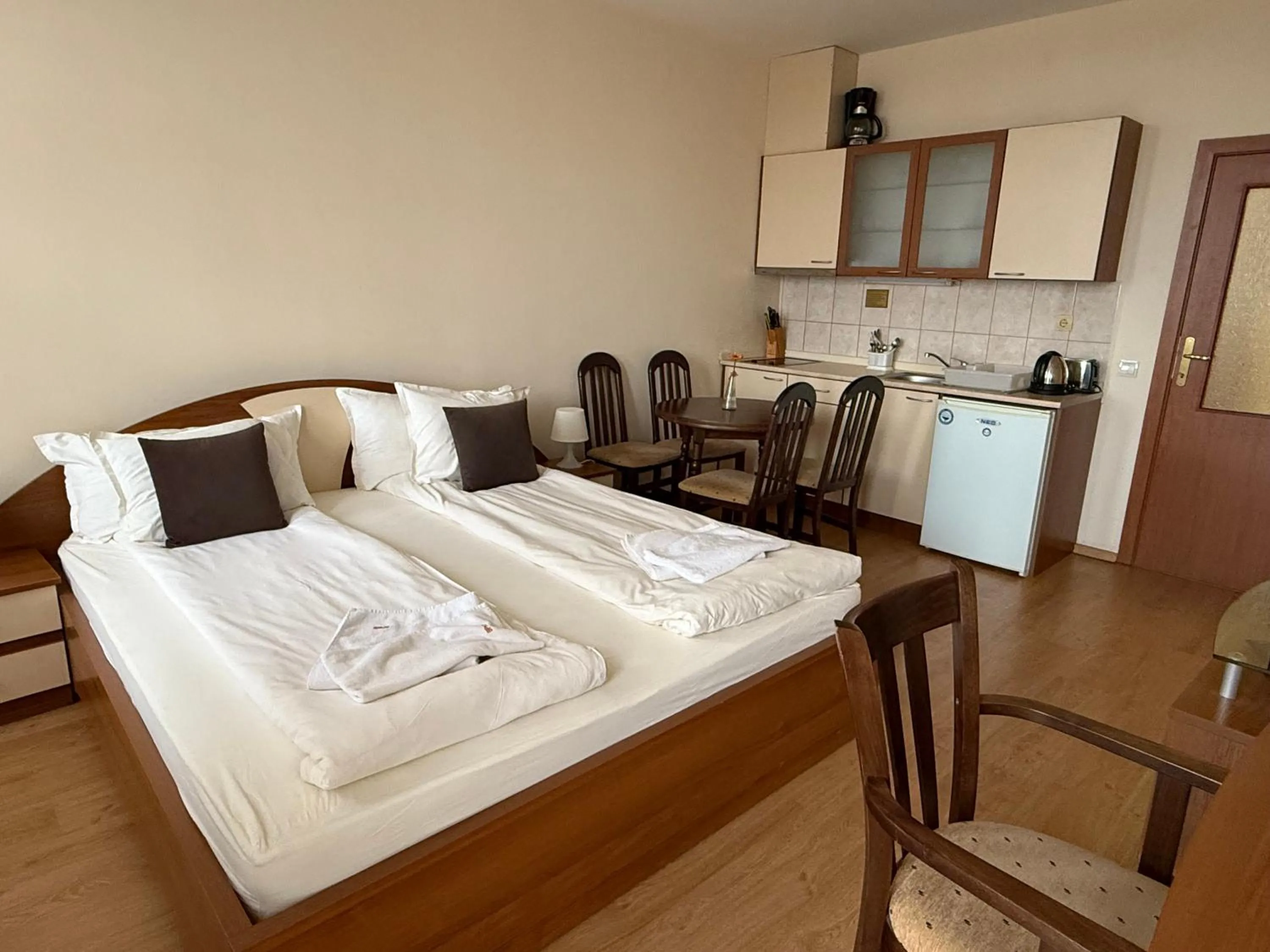 PM Services Flora Apartments