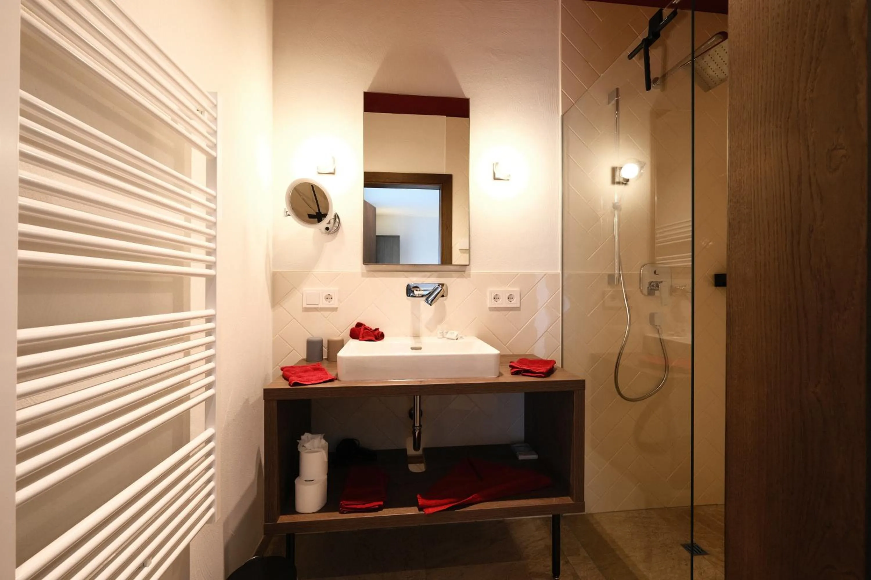 Bathroom in SeeHotel & SeeApartments Kärntnerhof- direkt am See!