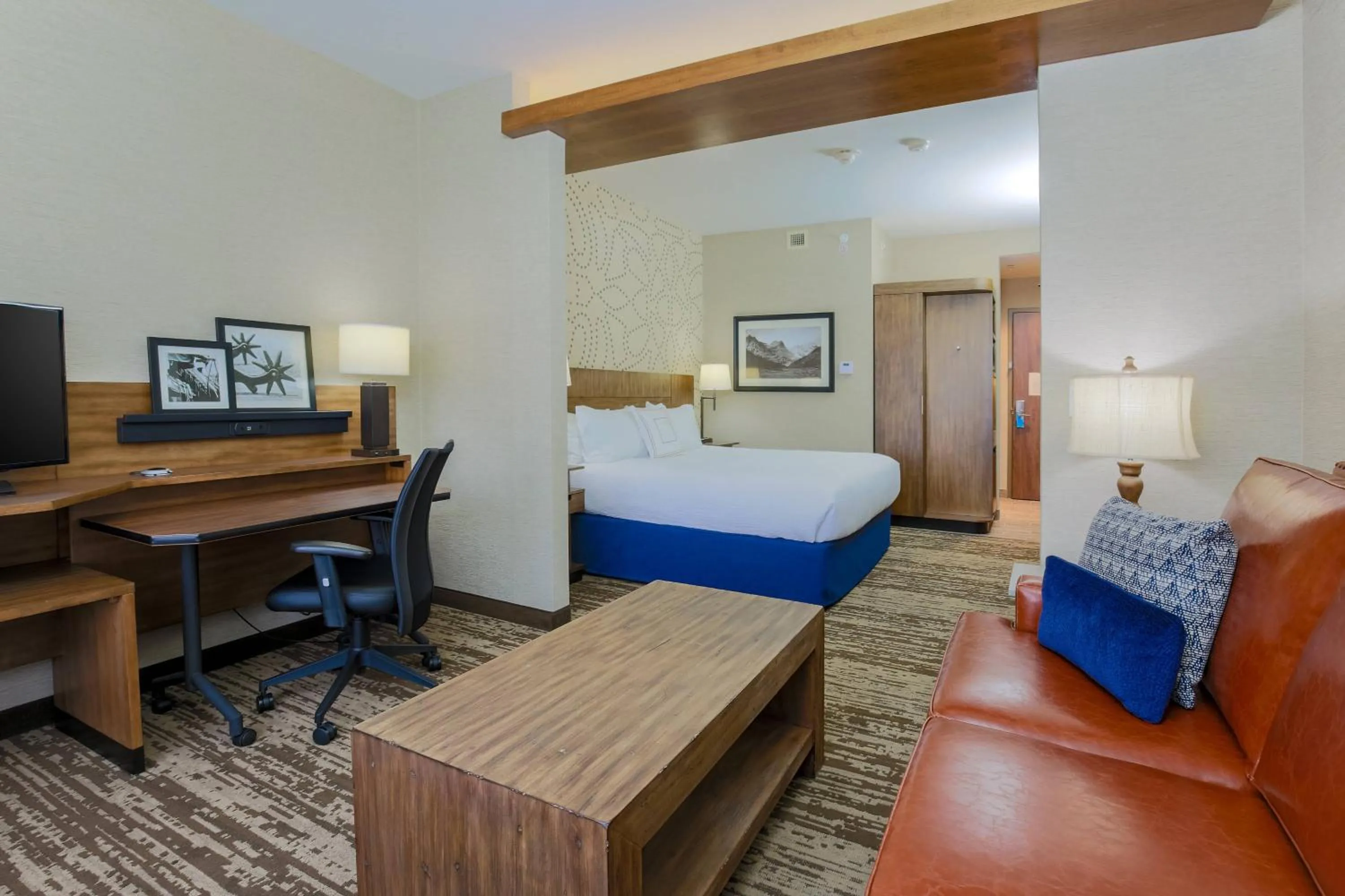 Photo of the whole room, Bed in Fairfield Inn & Suites by Marriott Cheyenne Southwest/Downtown Area