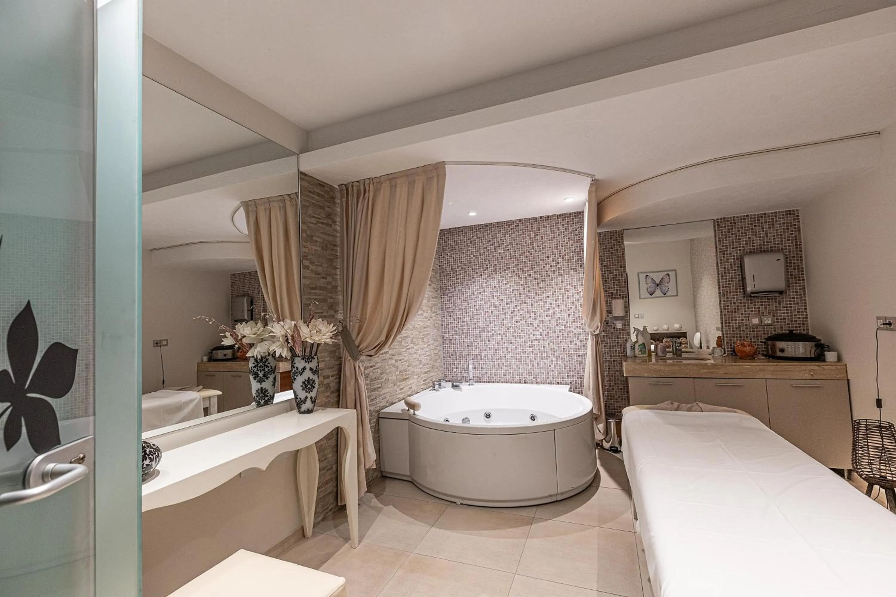 Bed in Spa Hotel Persenk