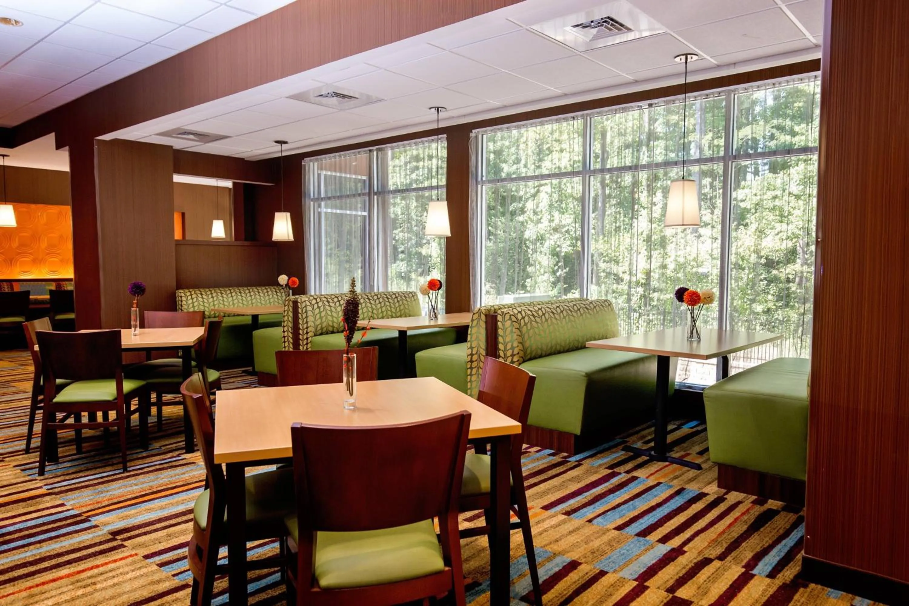 Breakfast in Fairfield Inn & Suites by Marriott Richmond Midlothian