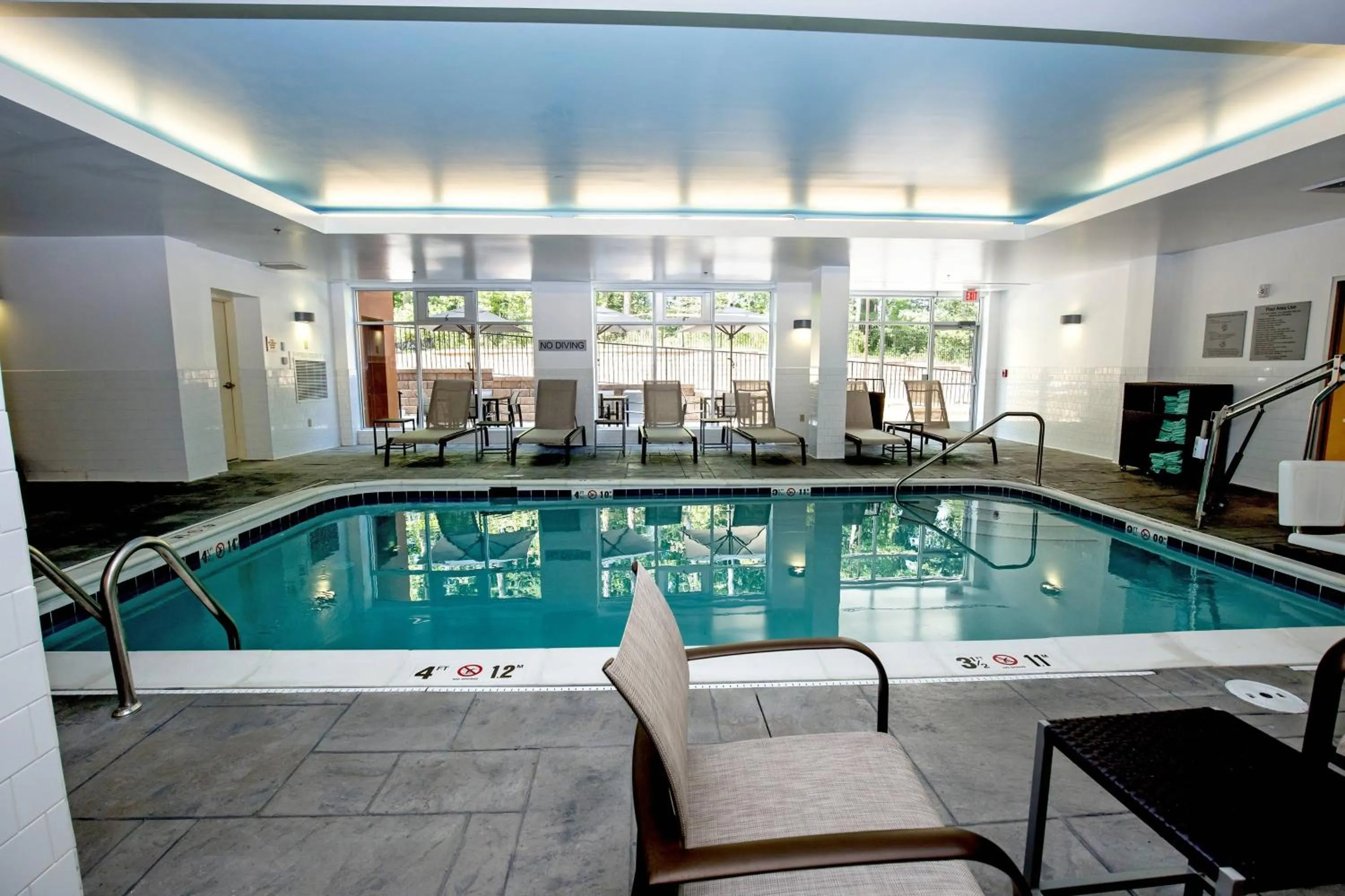 Swimming pool in Fairfield Inn & Suites by Marriott Richmond Midlothian