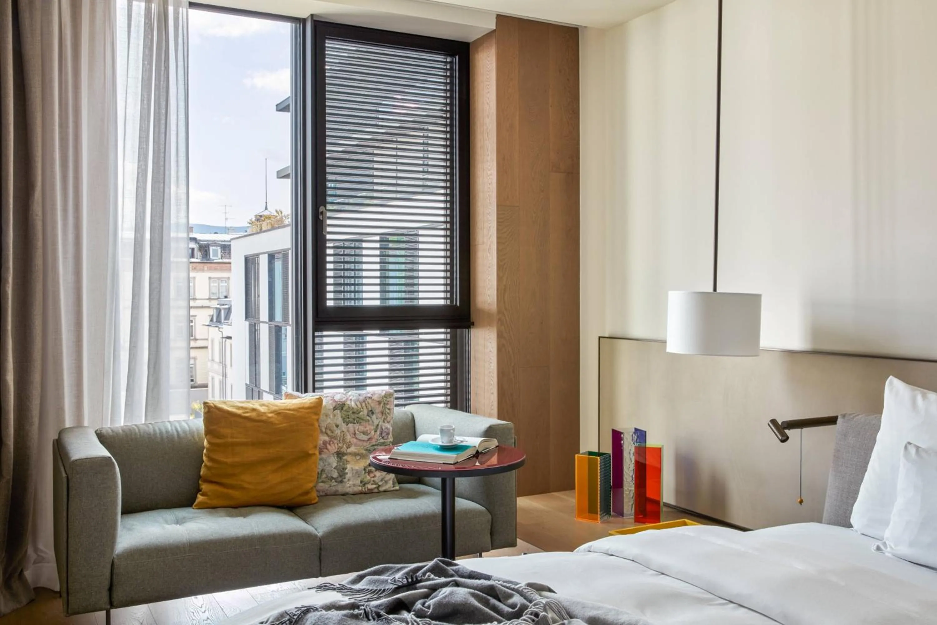 Photo of the whole room, Bed in Roomers Baden-Baden, Autograph Collection