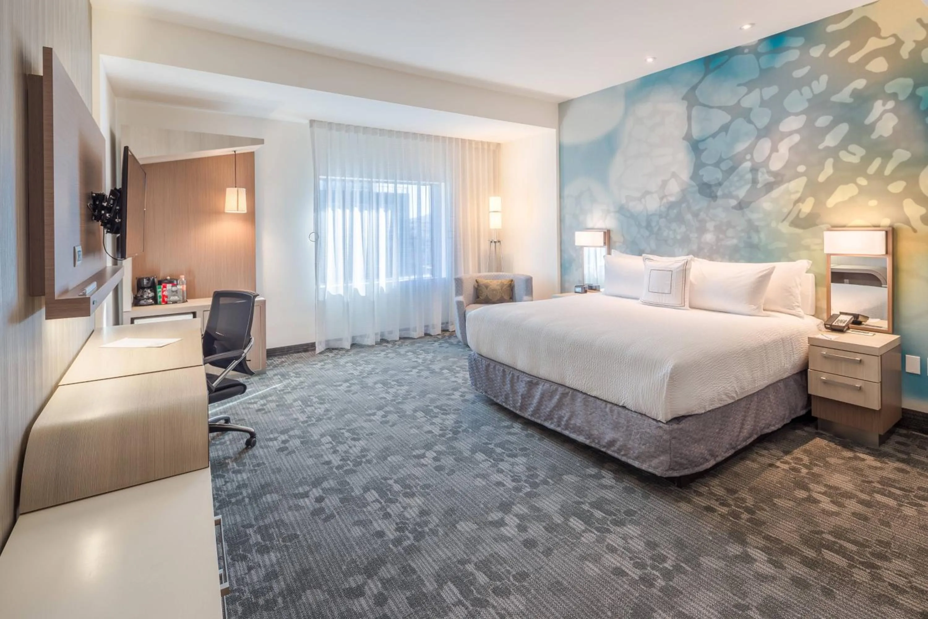 Photo of the whole room, Bed in Courtyard by Marriott Chihuahua