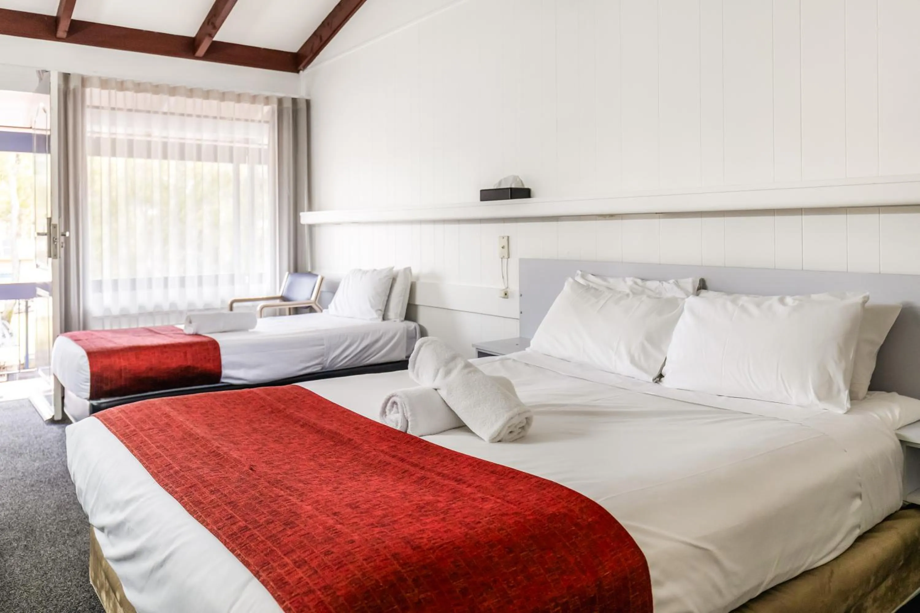 Bed in Wanderlight Motor Inn