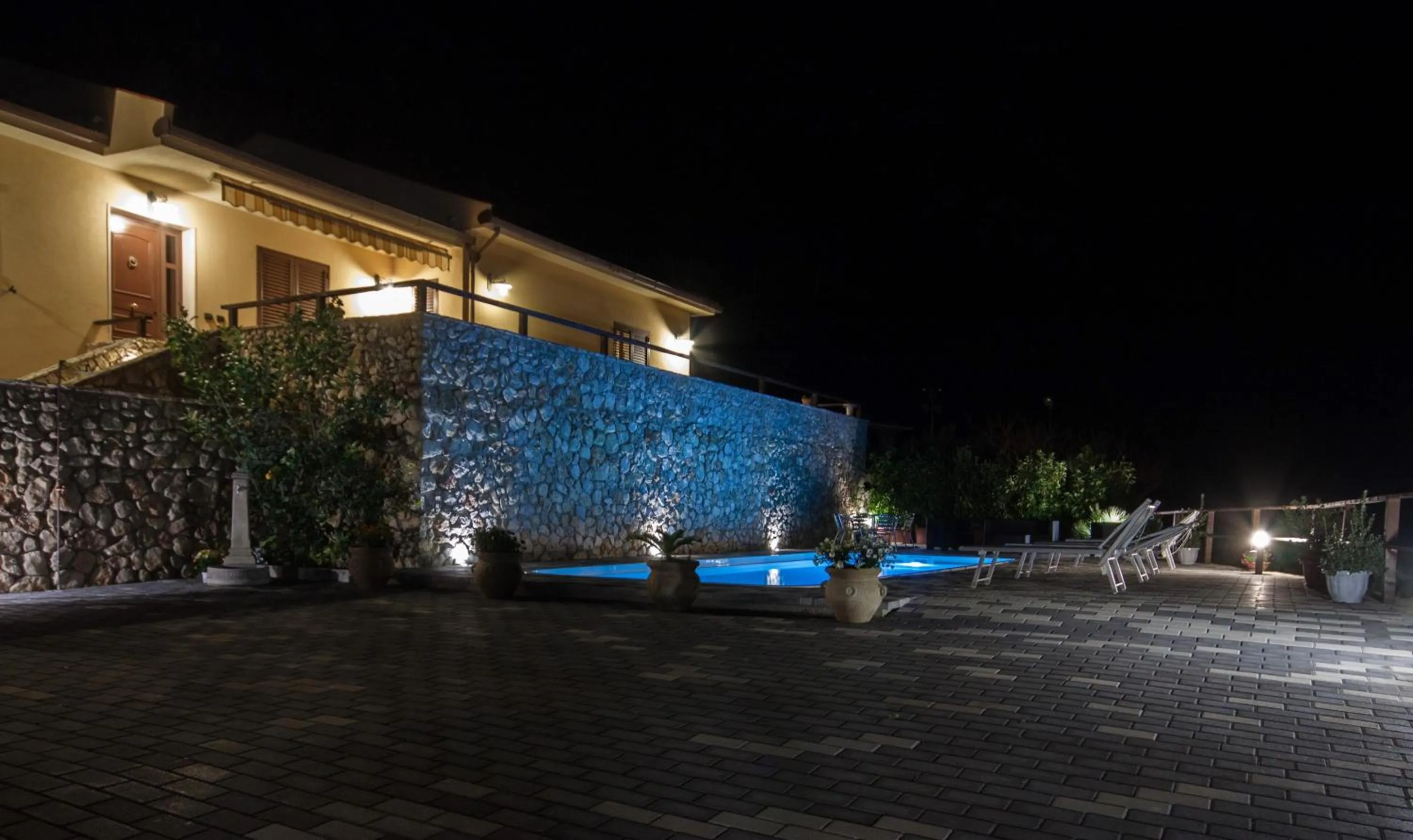 Swimming pool in Estuario rooms