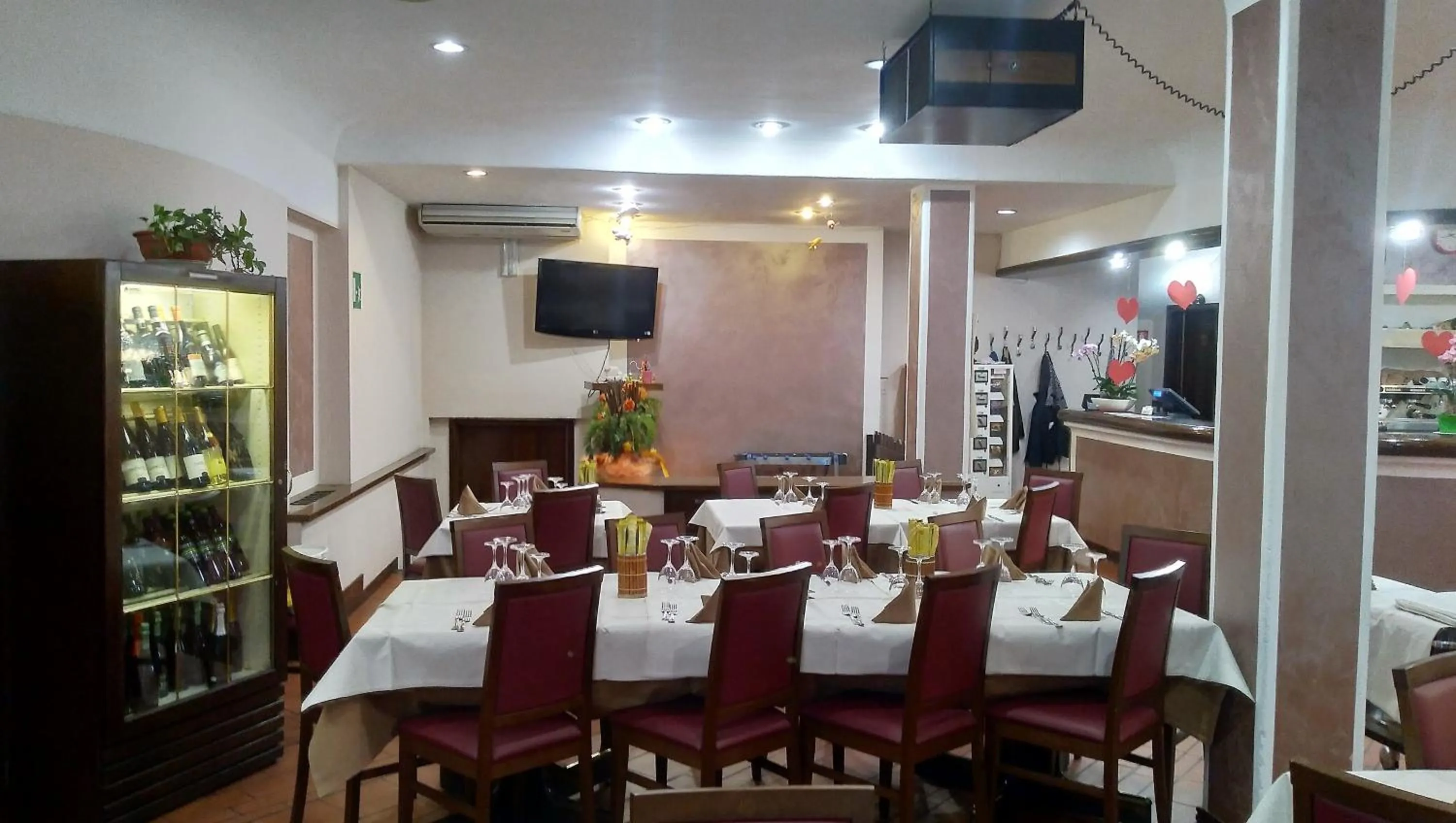 Restaurant/places to eat in Hotel Franini