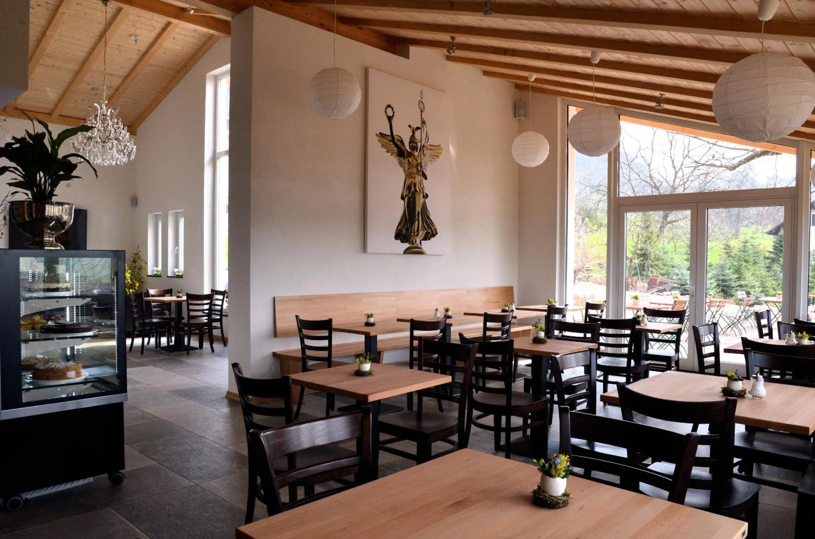 Restaurant/places to eat in Am Paradies