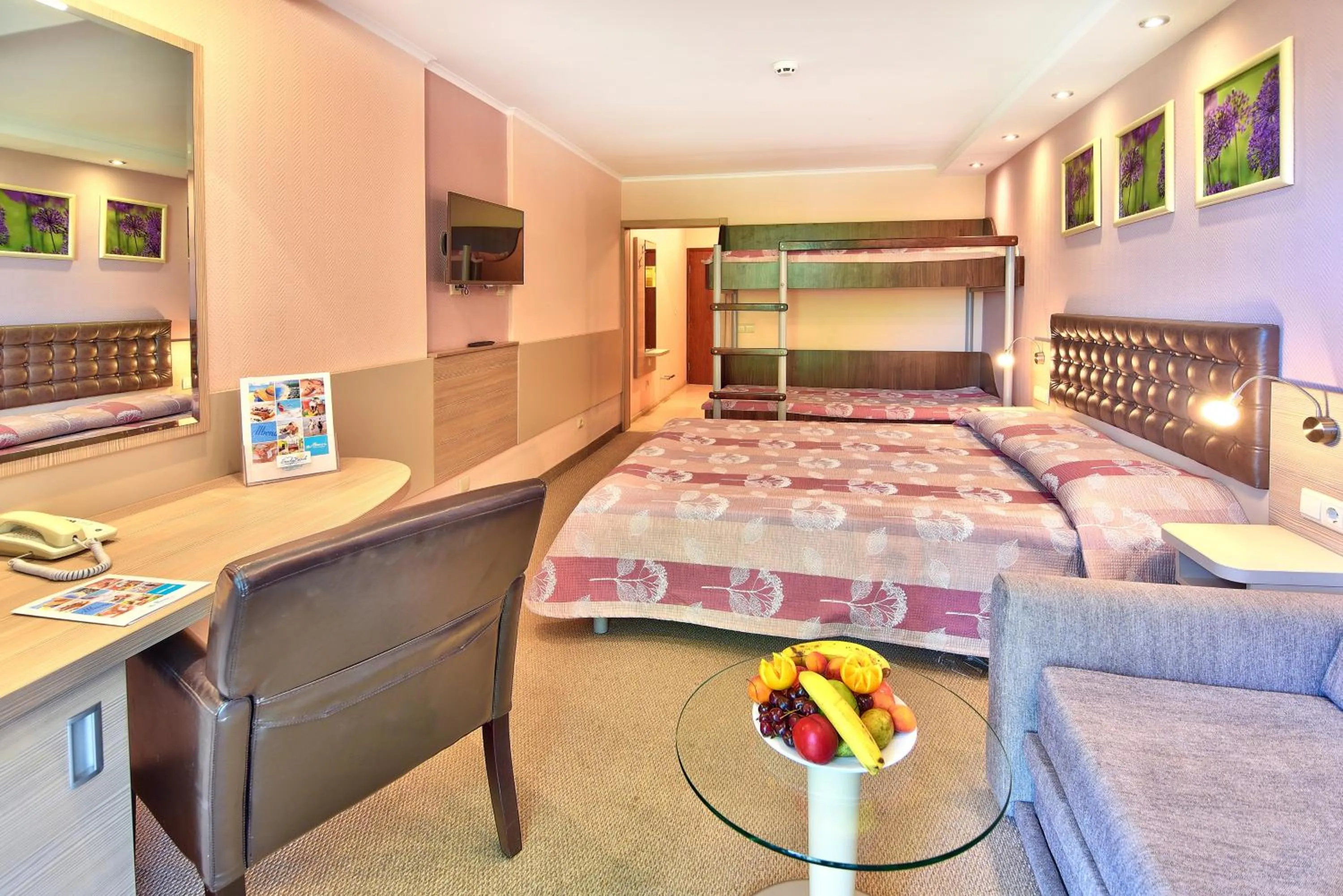 Bedroom, Bed in Hotel Sandy Beach