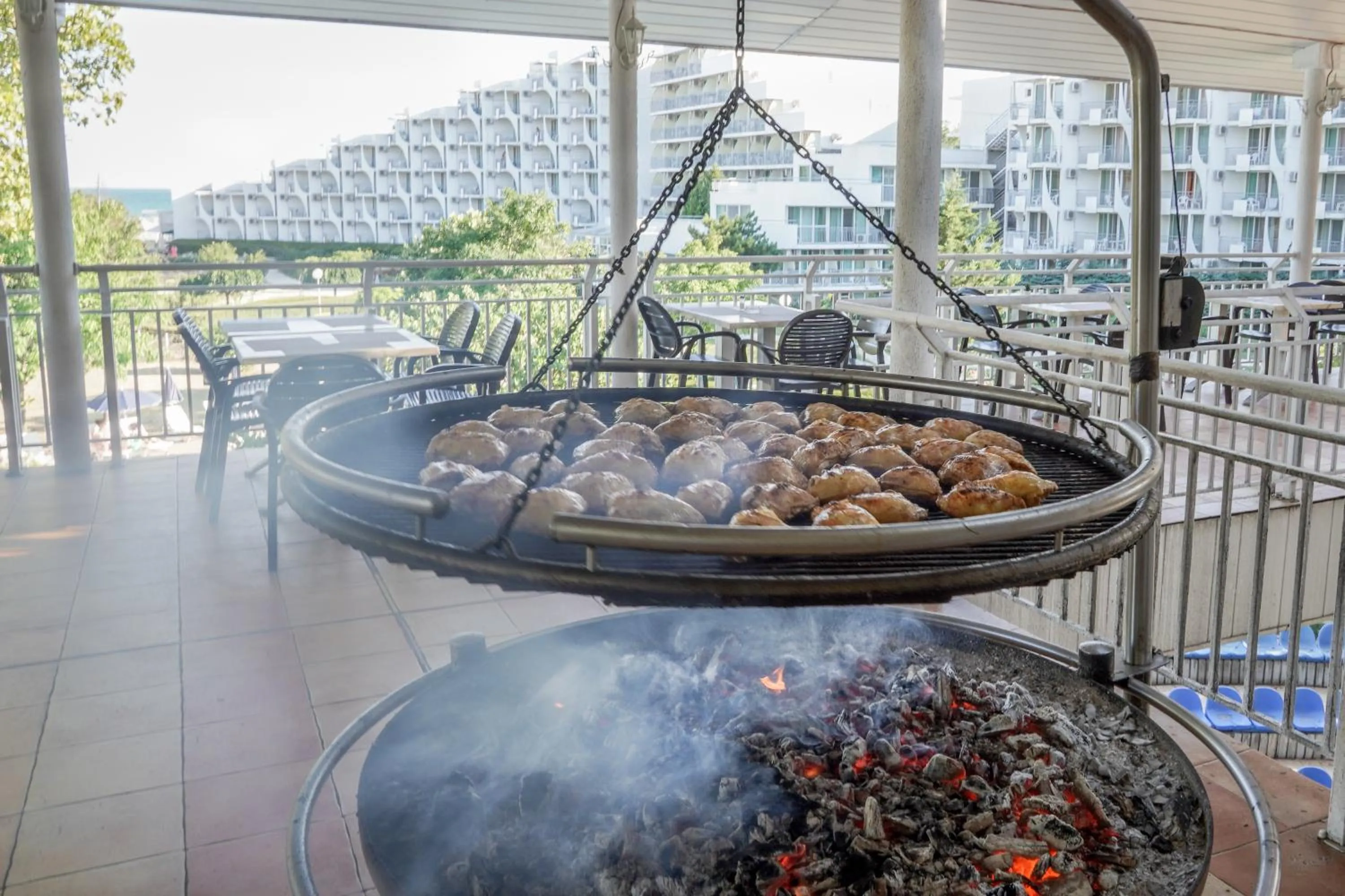 Restaurant/places to eat in Hotel Sandy Beach