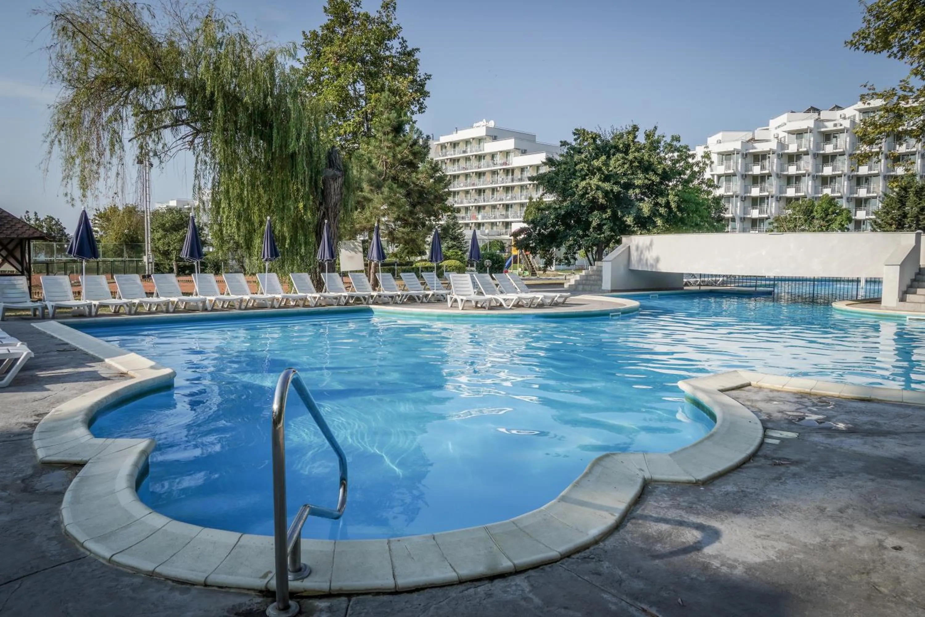 Swimming pool in Hotel Sandy Beach