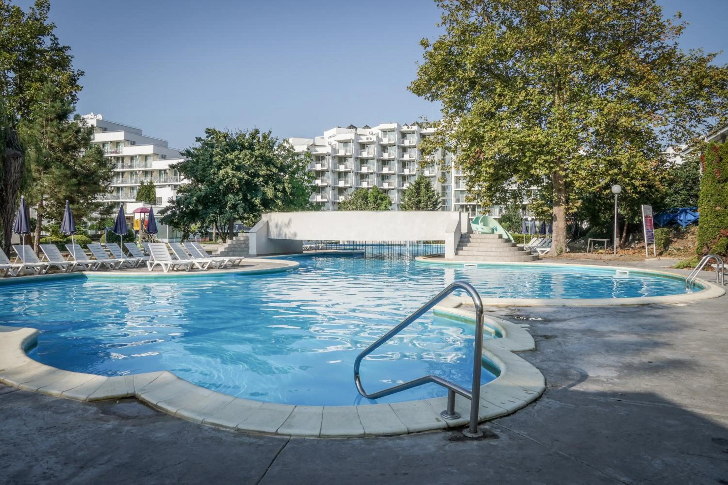 Swimming pool in Hotel Sandy Beach