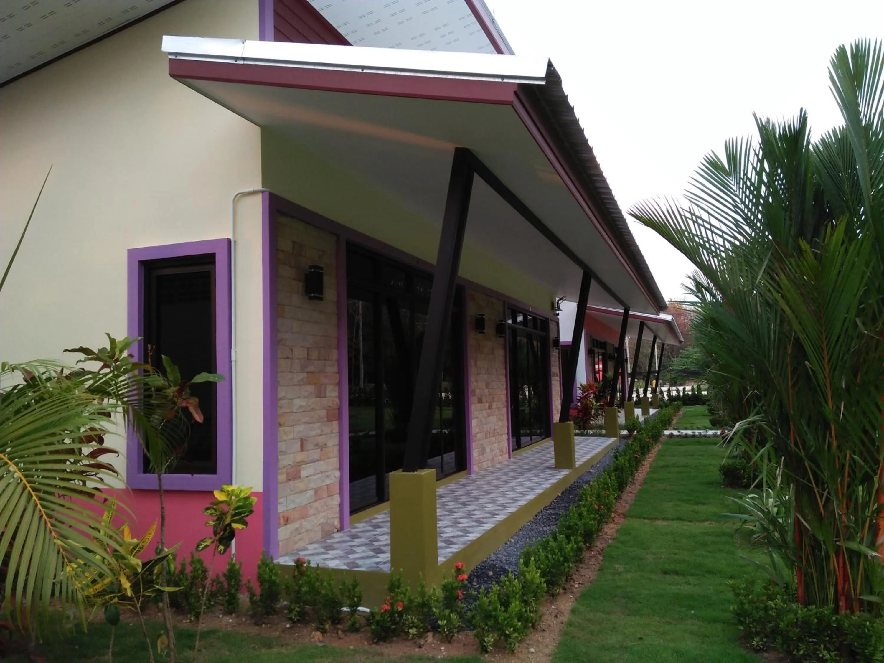 Garden in Phuket Sirinapha Resort