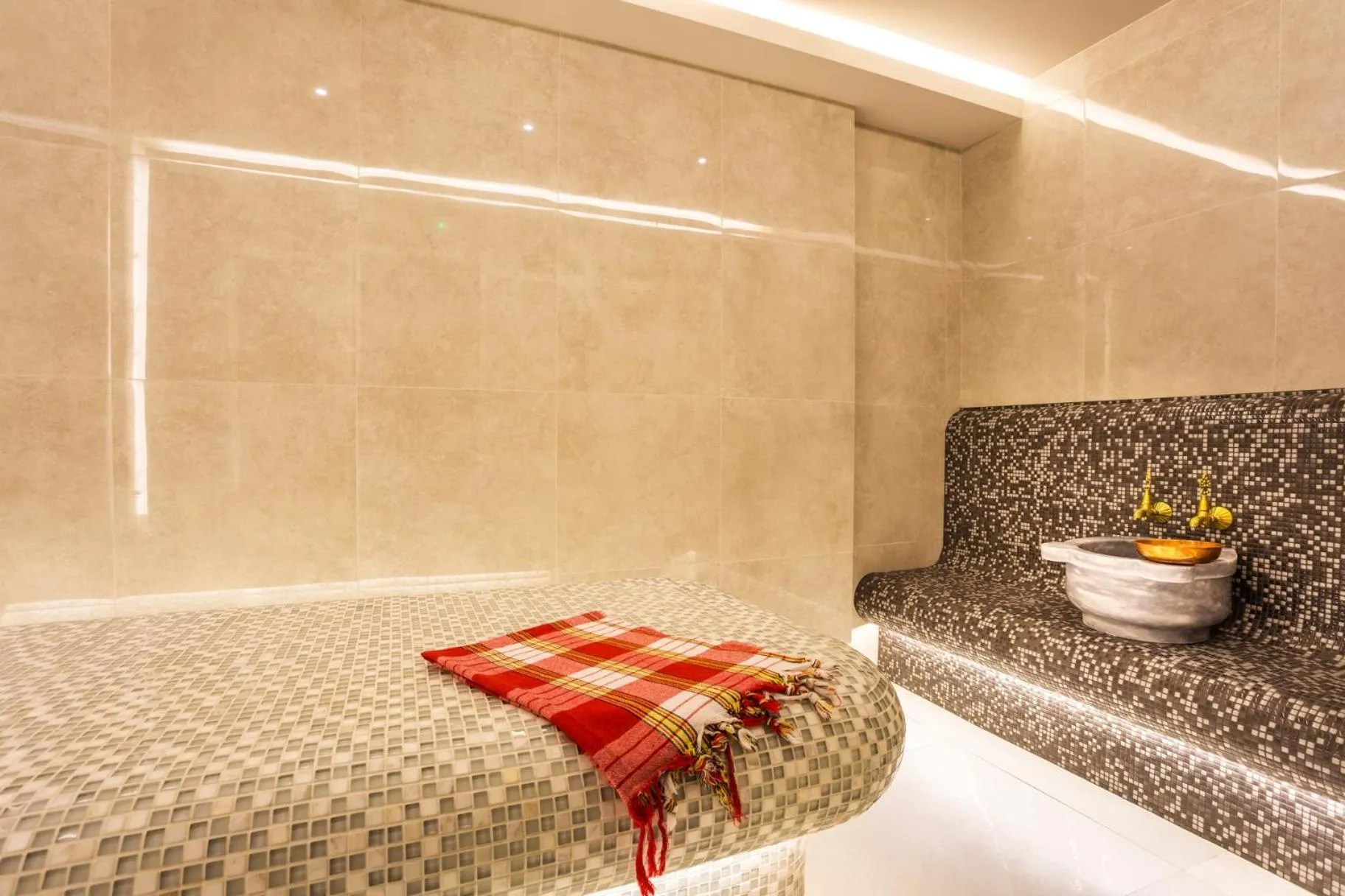 Spa and wellness centre/facilities in Hotel Orlovetz