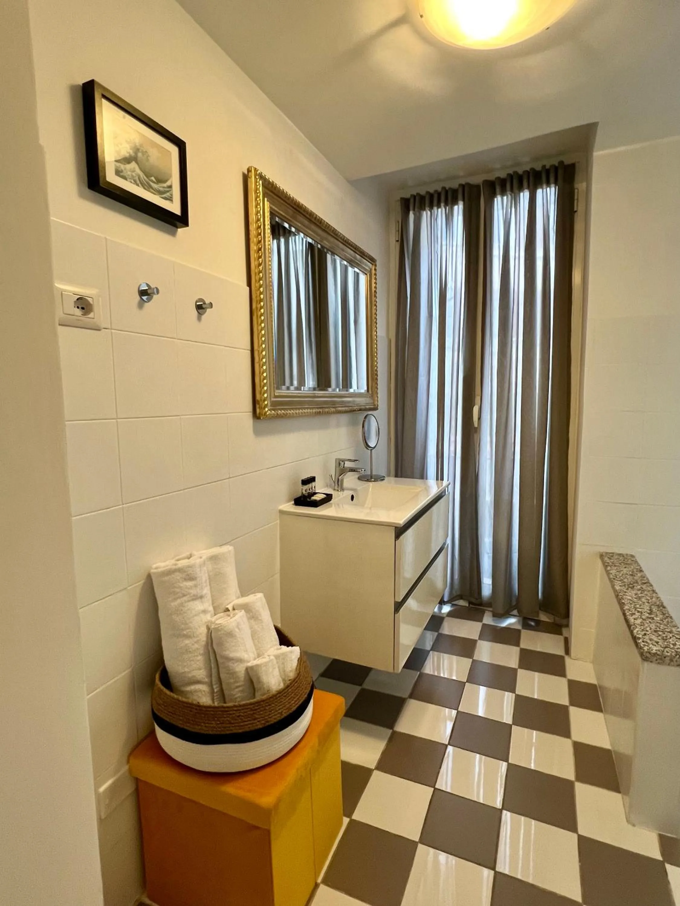 Bathroom in Charming Navona